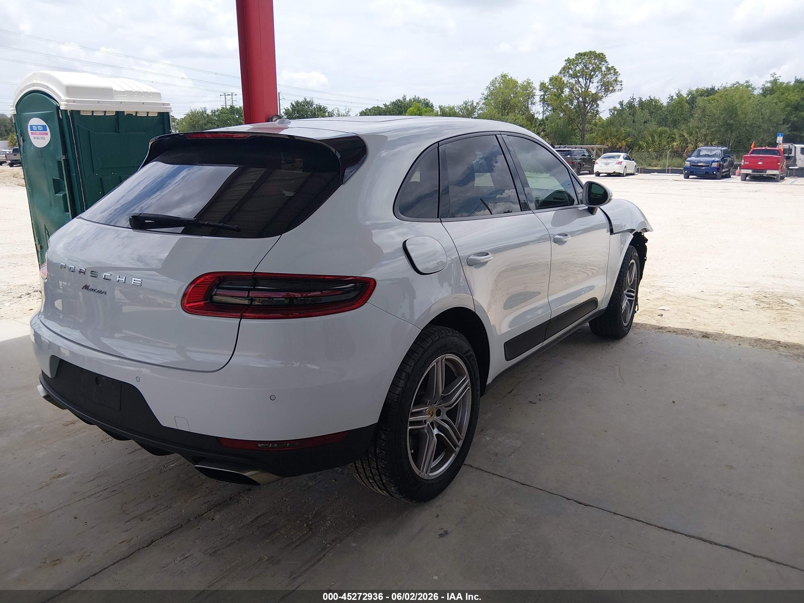 2018 Porsche Macan White vin: WP1AA2A56JLB19032