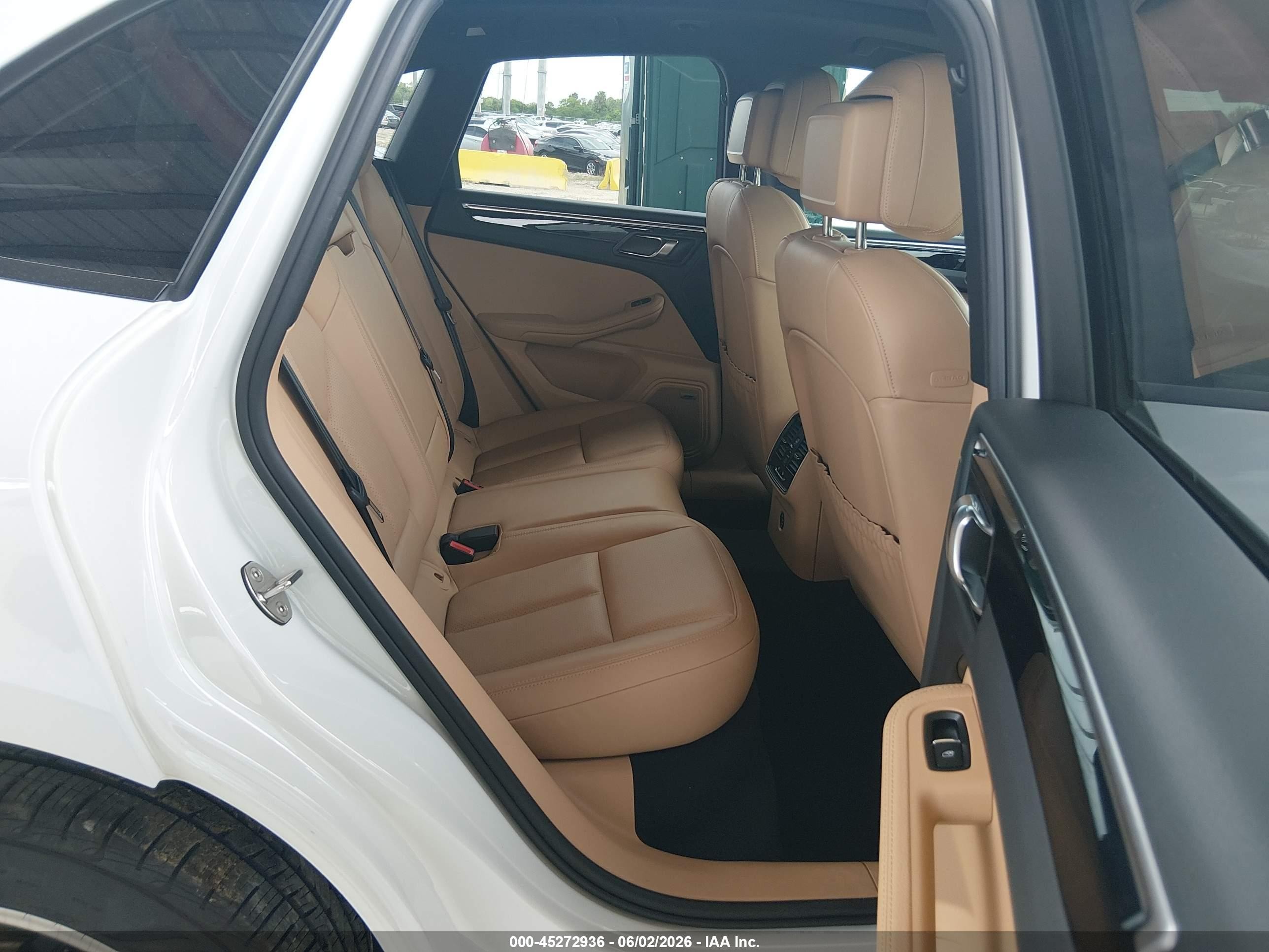 2018 Porsche Macan White vin: WP1AA2A56JLB19032
