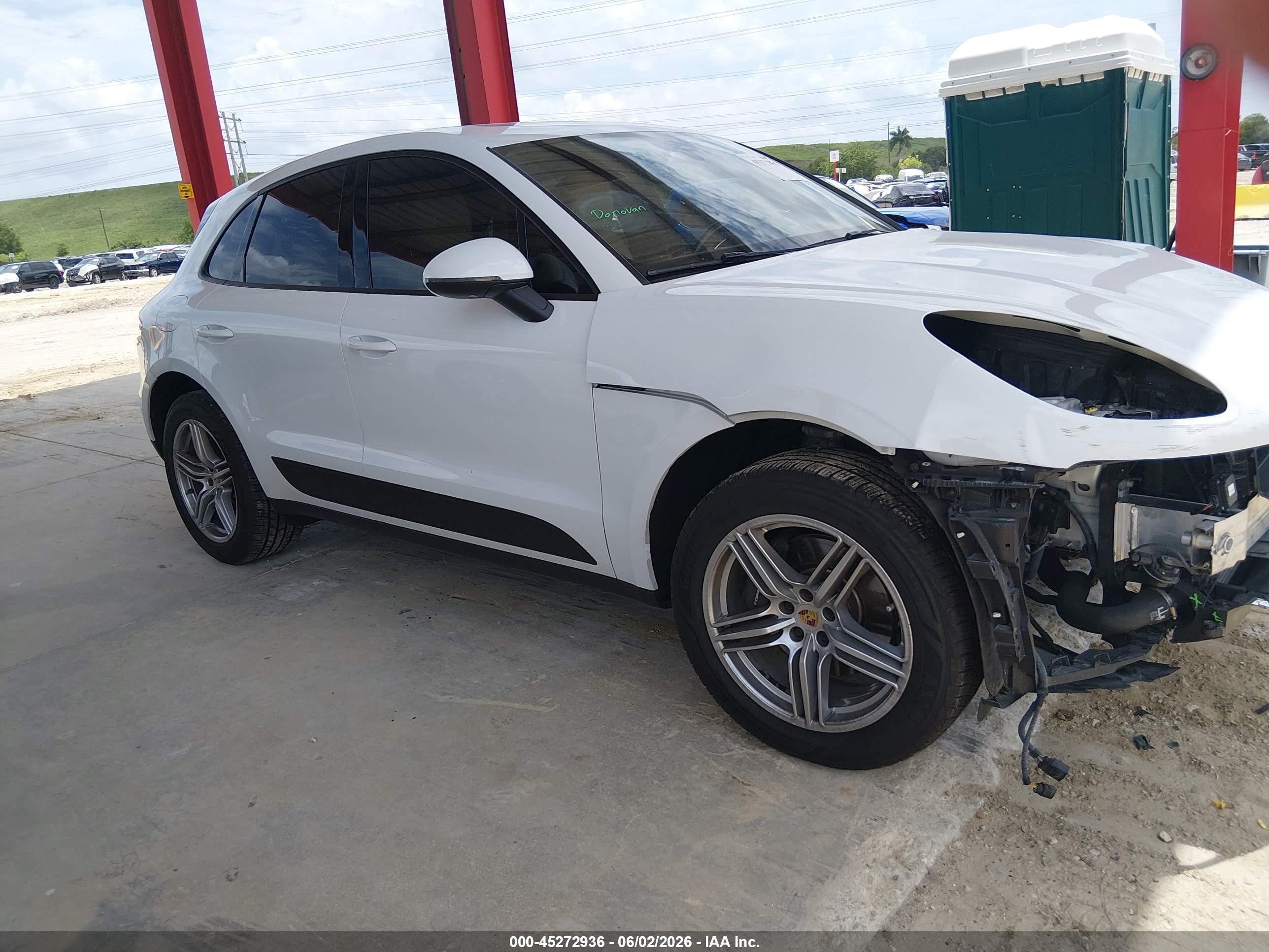 2018 Porsche Macan White vin: WP1AA2A56JLB19032