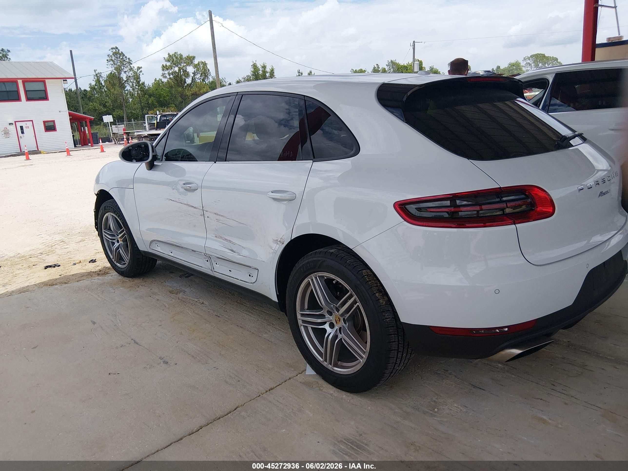 2018 Porsche Macan White vin: WP1AA2A56JLB19032