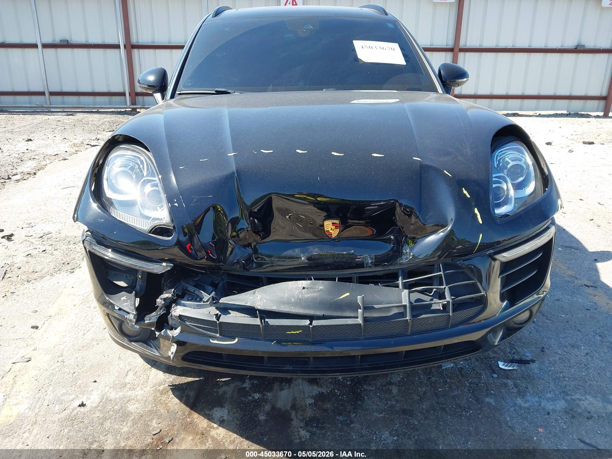 2018 Porsche Macan   Black vin: WP1AA2A56JLB24277
