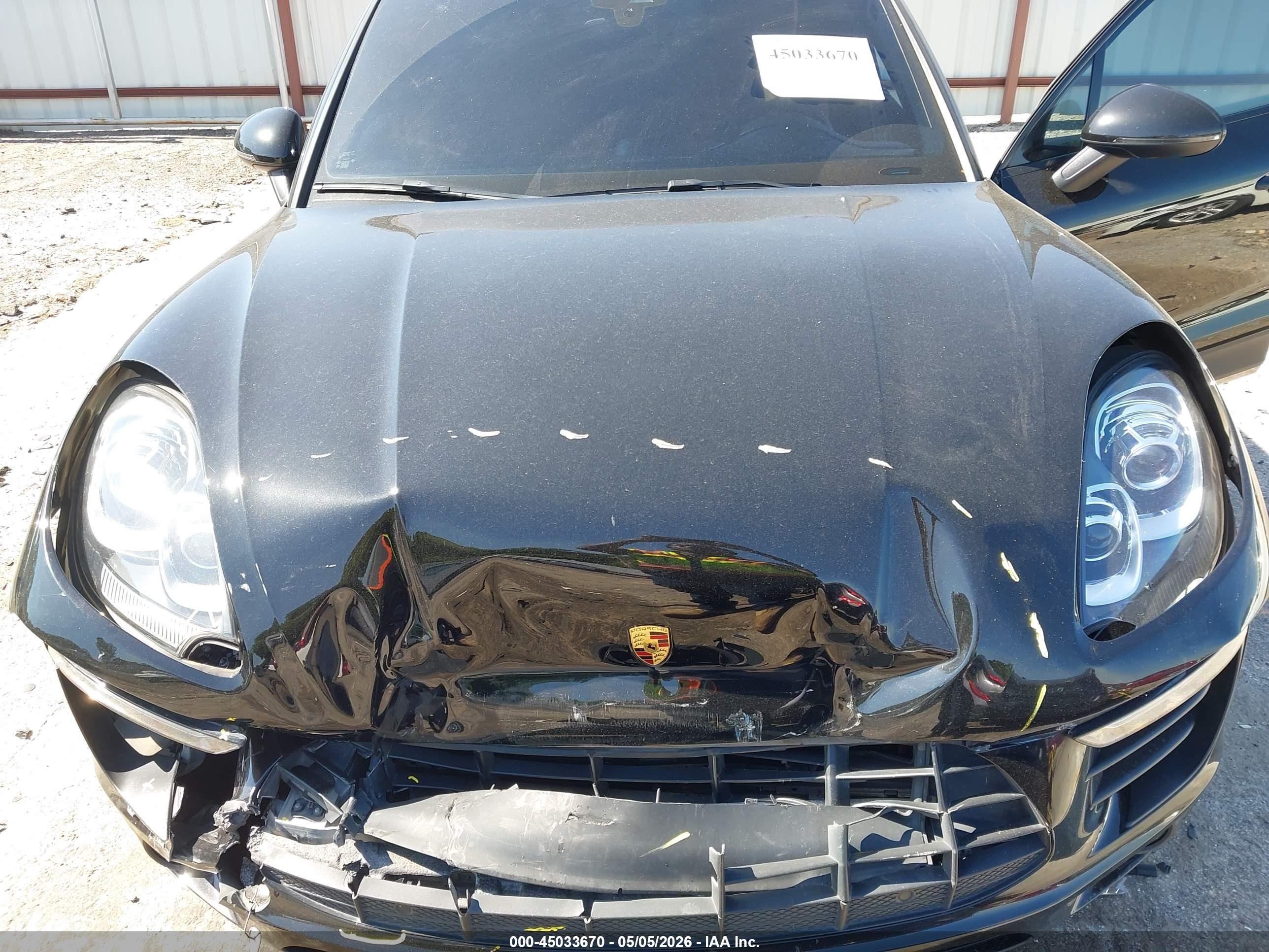 2018 Porsche Macan   Black vin: WP1AA2A56JLB24277