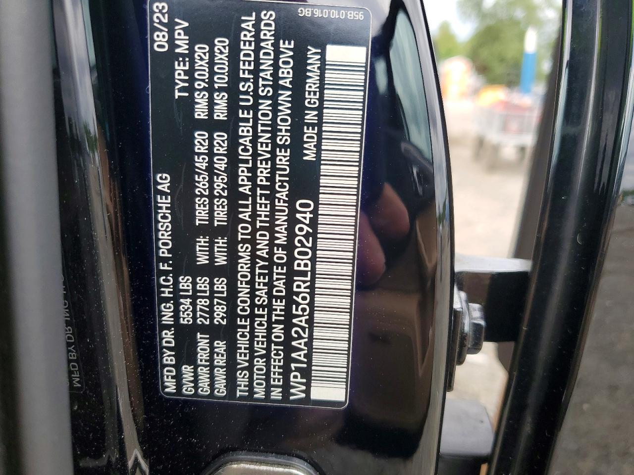 2024 Porsche Macan Base Black vin: WP1AA2A56RLB02940