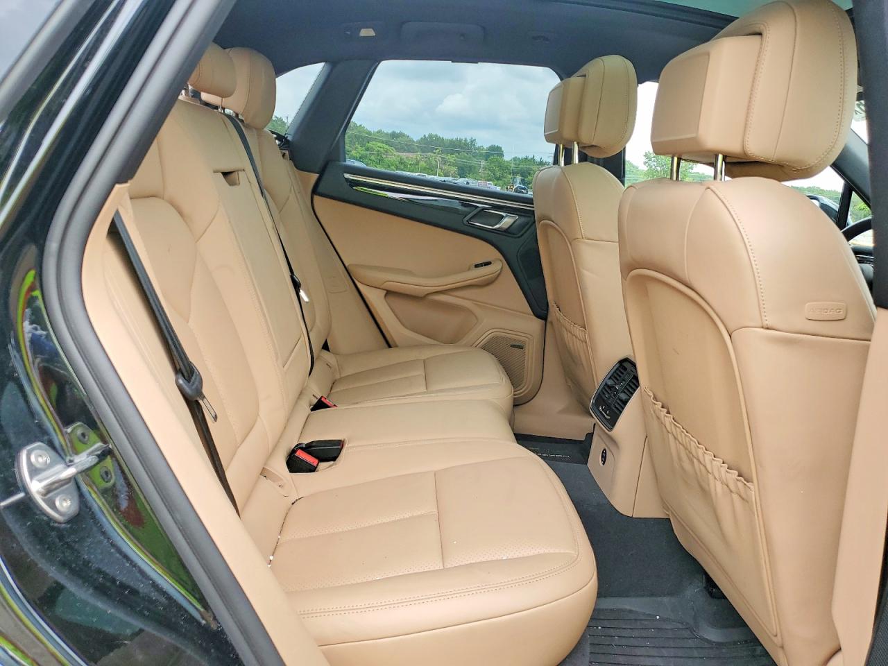 2024 Porsche Macan Base Black vin: WP1AA2A56RLB02940
