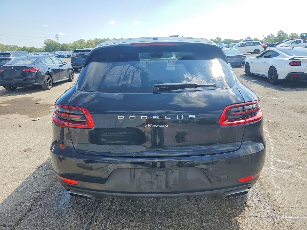 2017 Porsche Macan Black vin: WP1AA2A58HLB05997