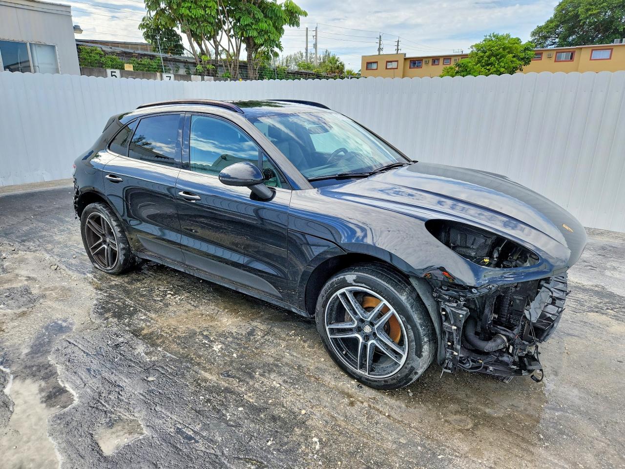 2020 Porsche Macan Black vin: WP1AA2A58LLB02901