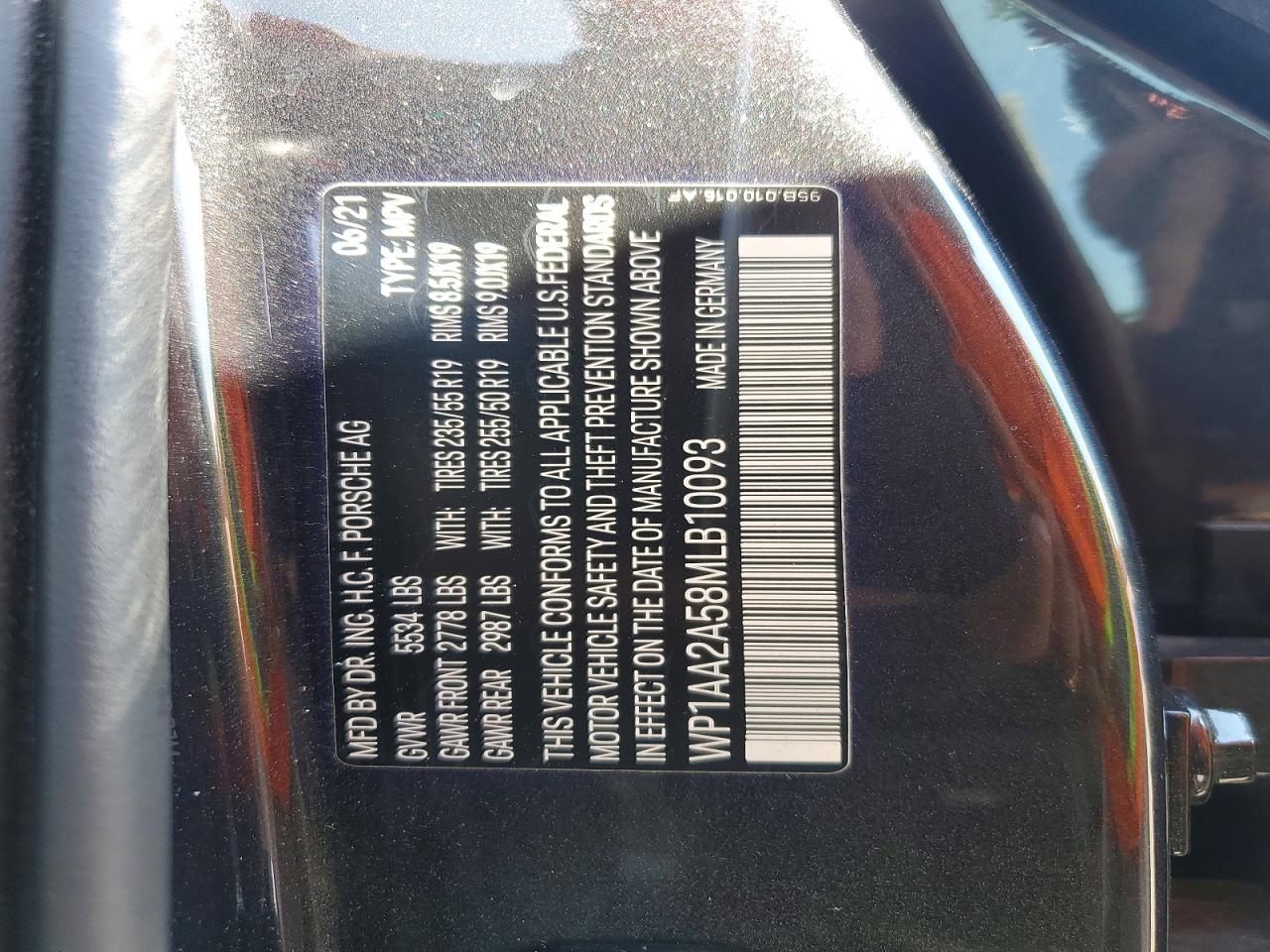 2021 Porsche Macan Gray vin: WP1AA2A58MLB10093
