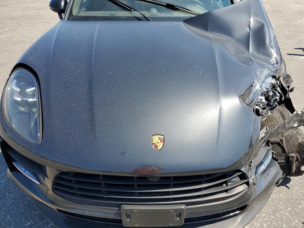 2021 Porsche Macan Gray vin: WP1AA2A58MLB10093