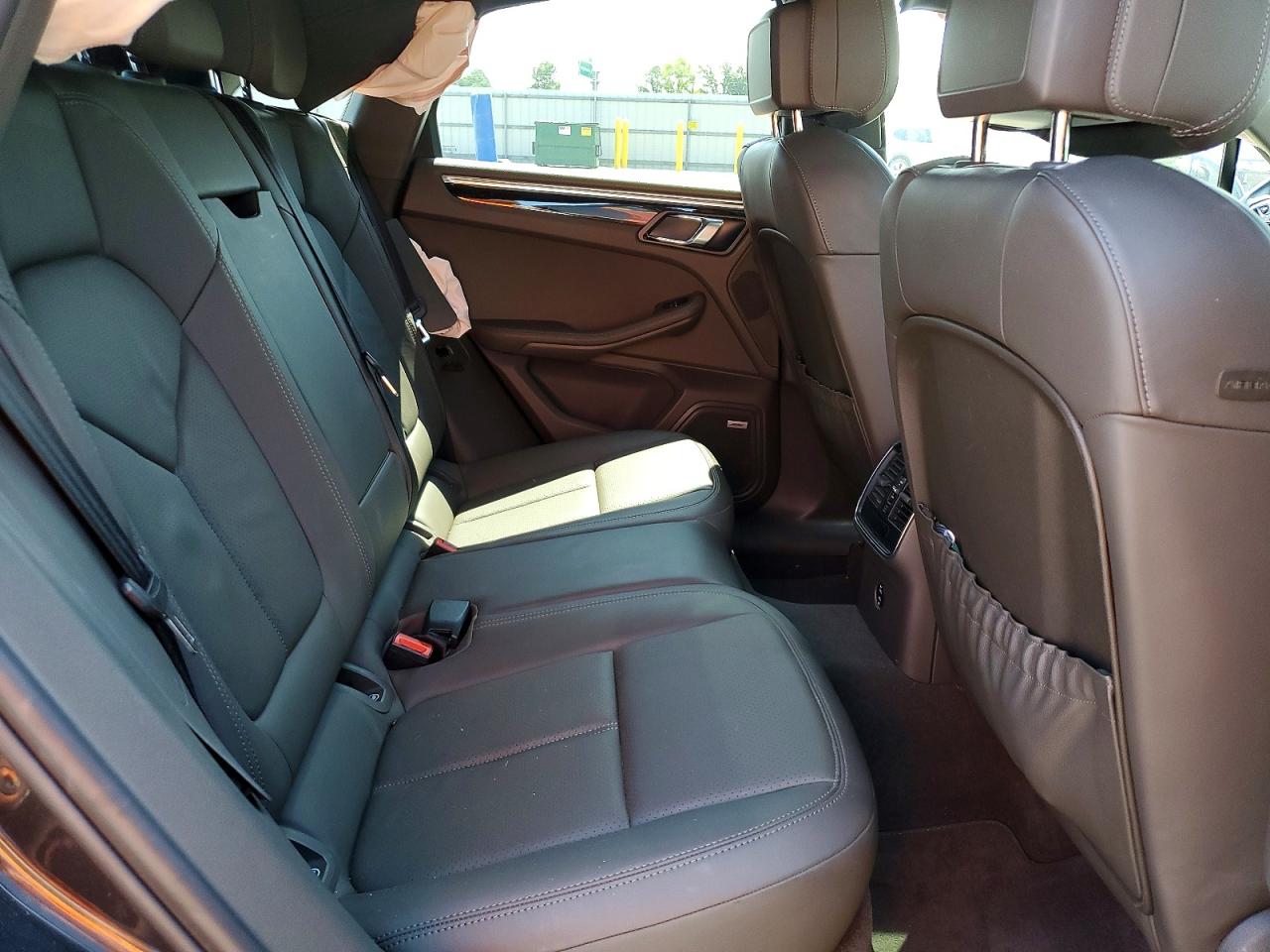 2021 Porsche Macan Gray vin: WP1AA2A58MLB10093