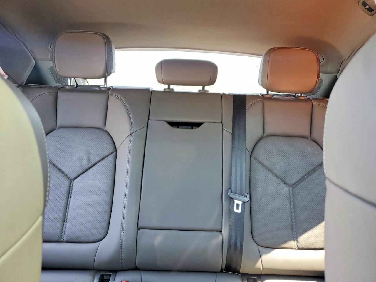 2021 Porsche Macan Gray vin: WP1AA2A58MLB10093