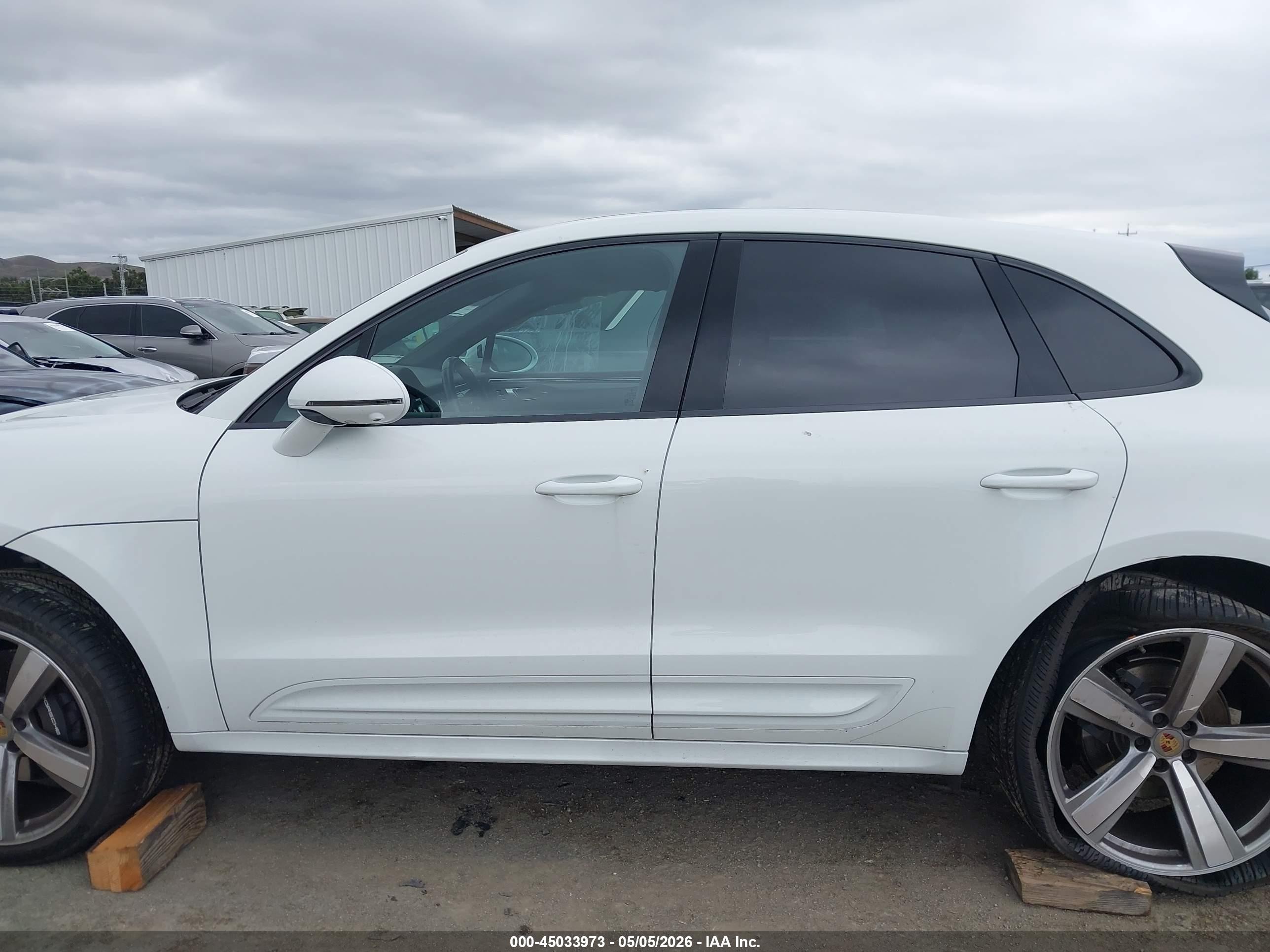 2024 Porsche Macan T Белый vin: WP1AA2A58RLB06861