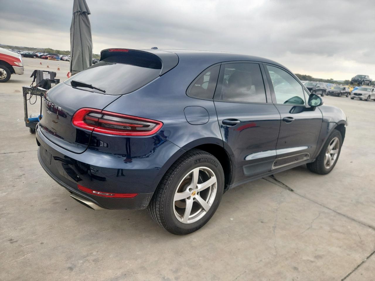2018 Porsche Macan Blue vin: WP1AA2A59JLB01477