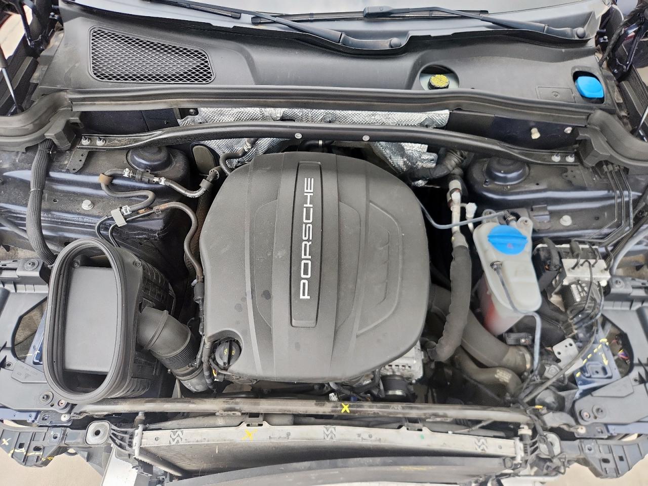 2018 Porsche Macan Blue vin: WP1AA2A59JLB01477