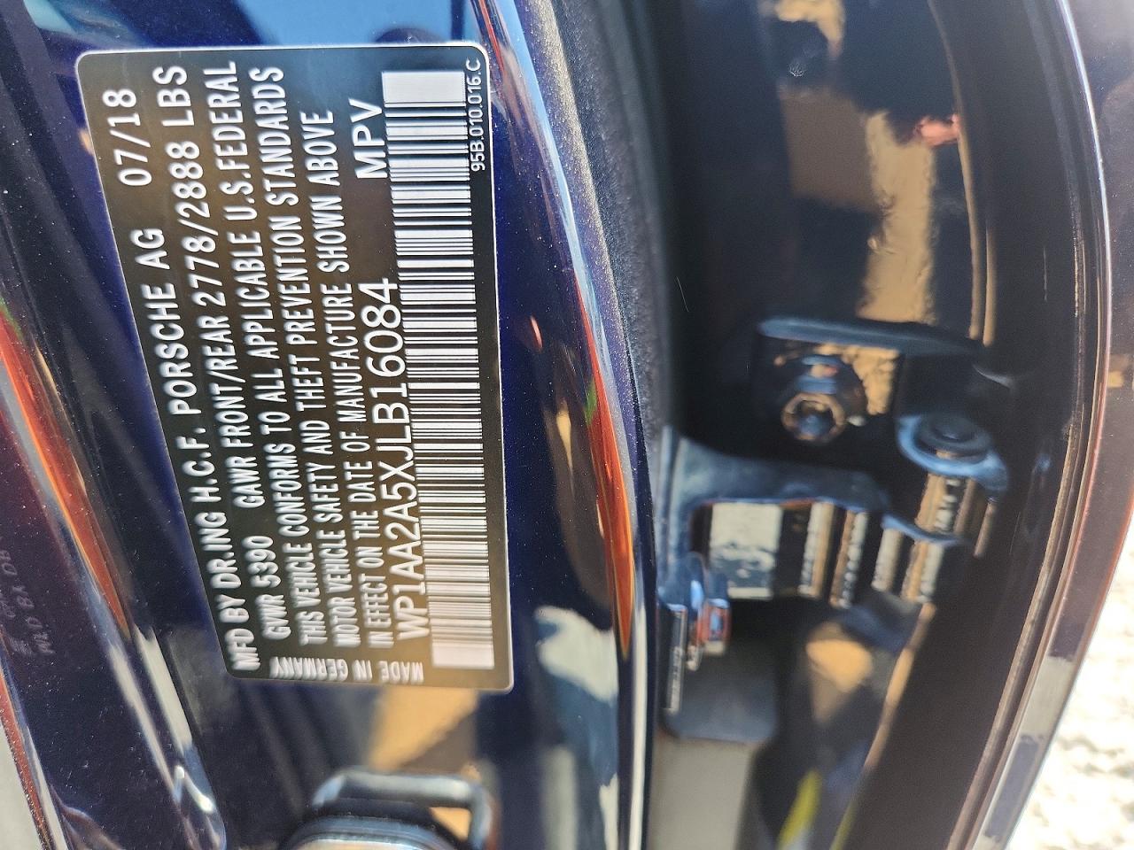2018 Porsche Macan Blue vin: WP1AA2A5XJLB16084