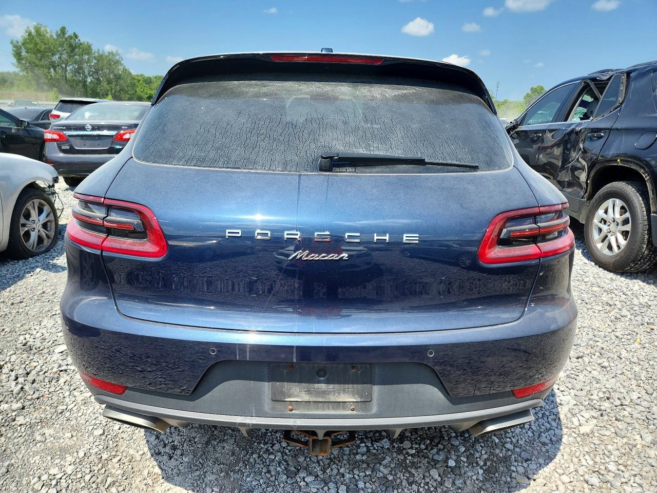 2018 Porsche Macan Blue vin: WP1AA2A5XJLB16084