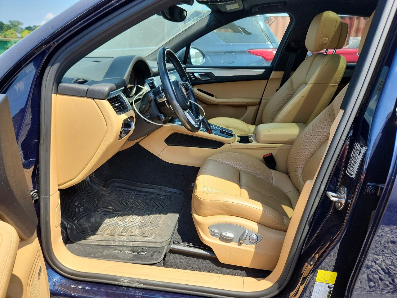 2018 Porsche Macan Blue vin: WP1AA2A5XJLB16084