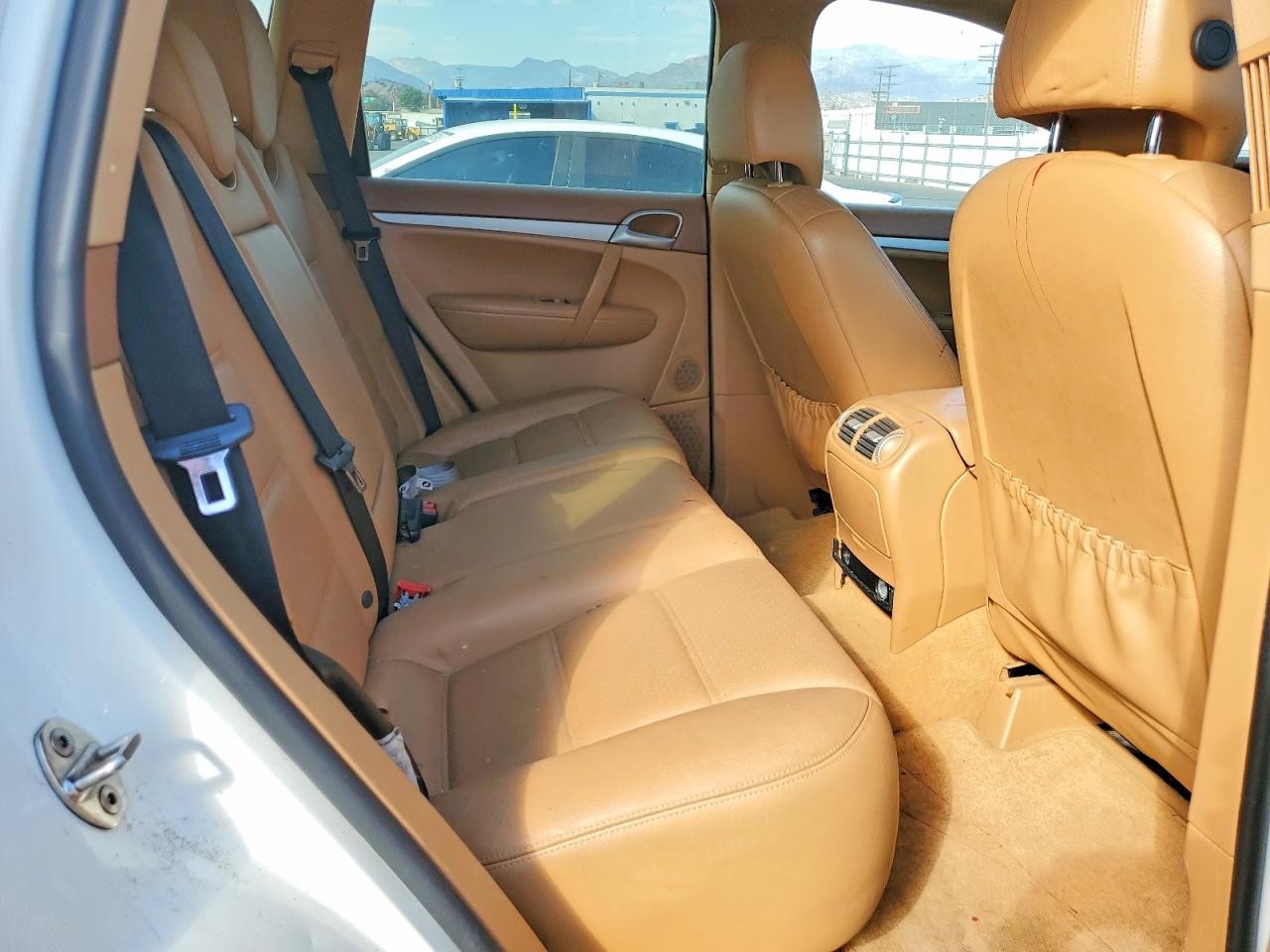2010 Porsche Cayenne White vin: WP1AA2AP2ALA02694