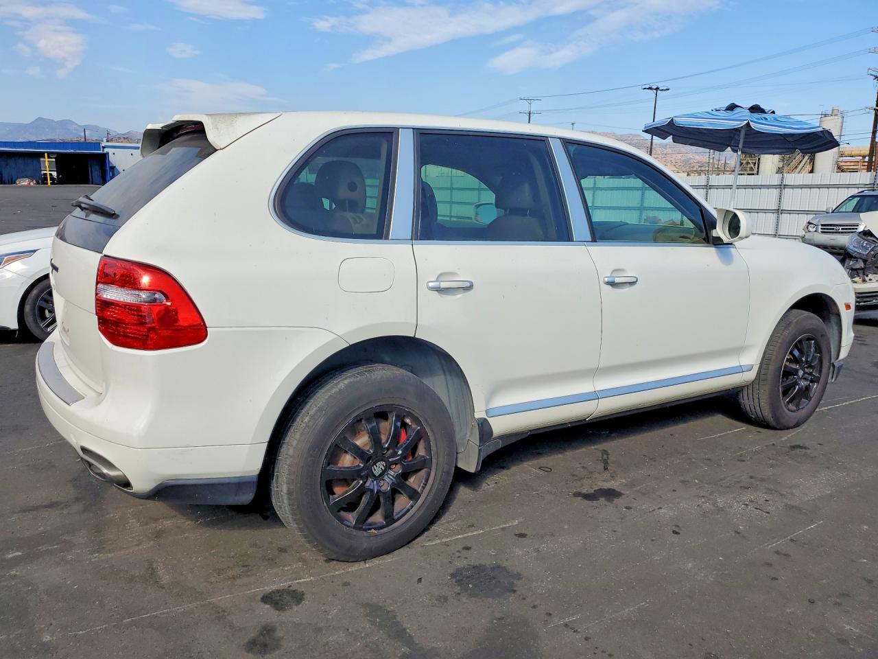 2010 Porsche Cayenne White vin: WP1AA2AP2ALA02694