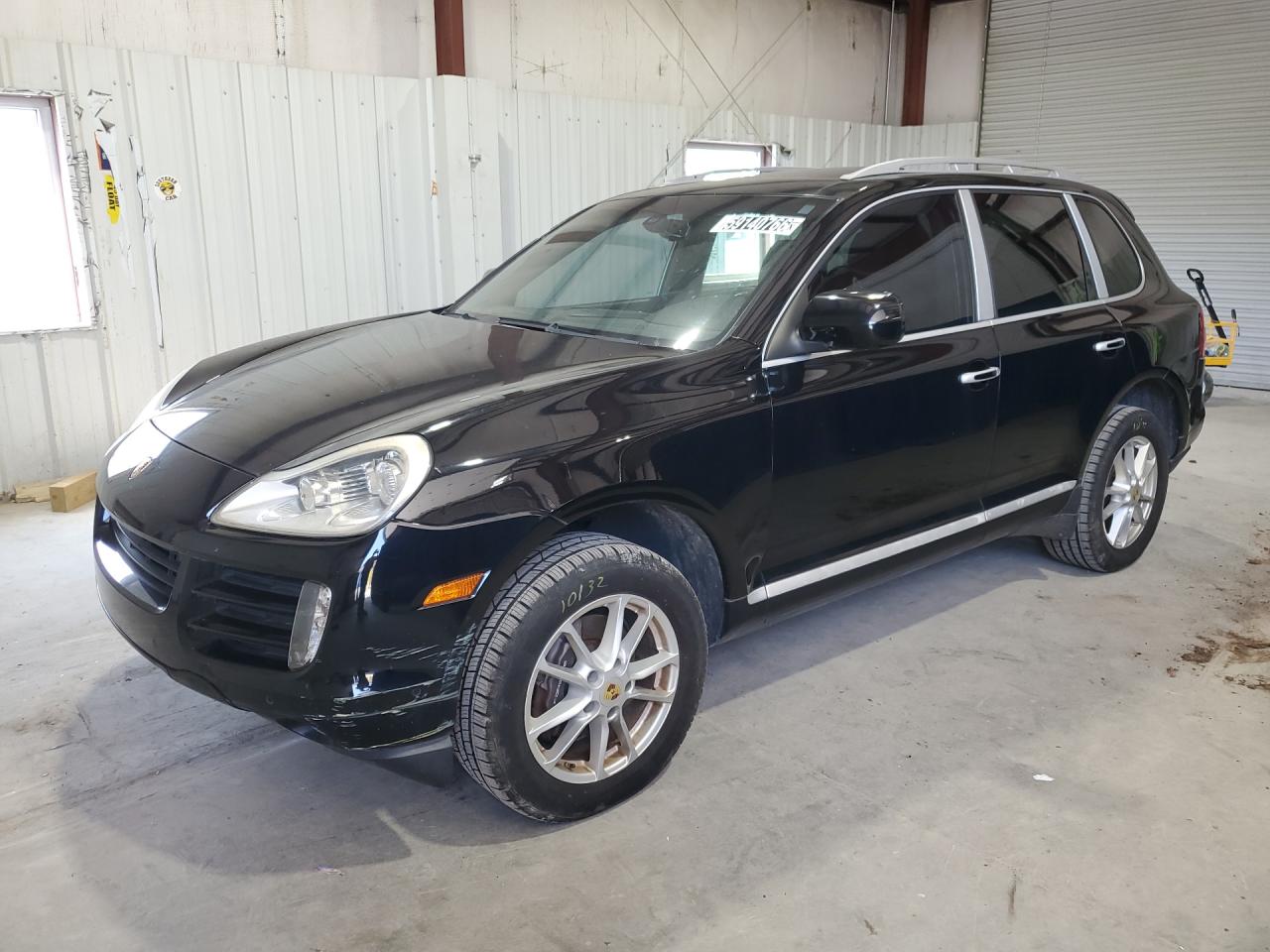 2010 Porsche Cayenne Black vin: WP1AA2AP4ALA08495 Damage: Left Front Fender, Dent(S) W/No Paint Dmg, 1/2 To 1 Inch