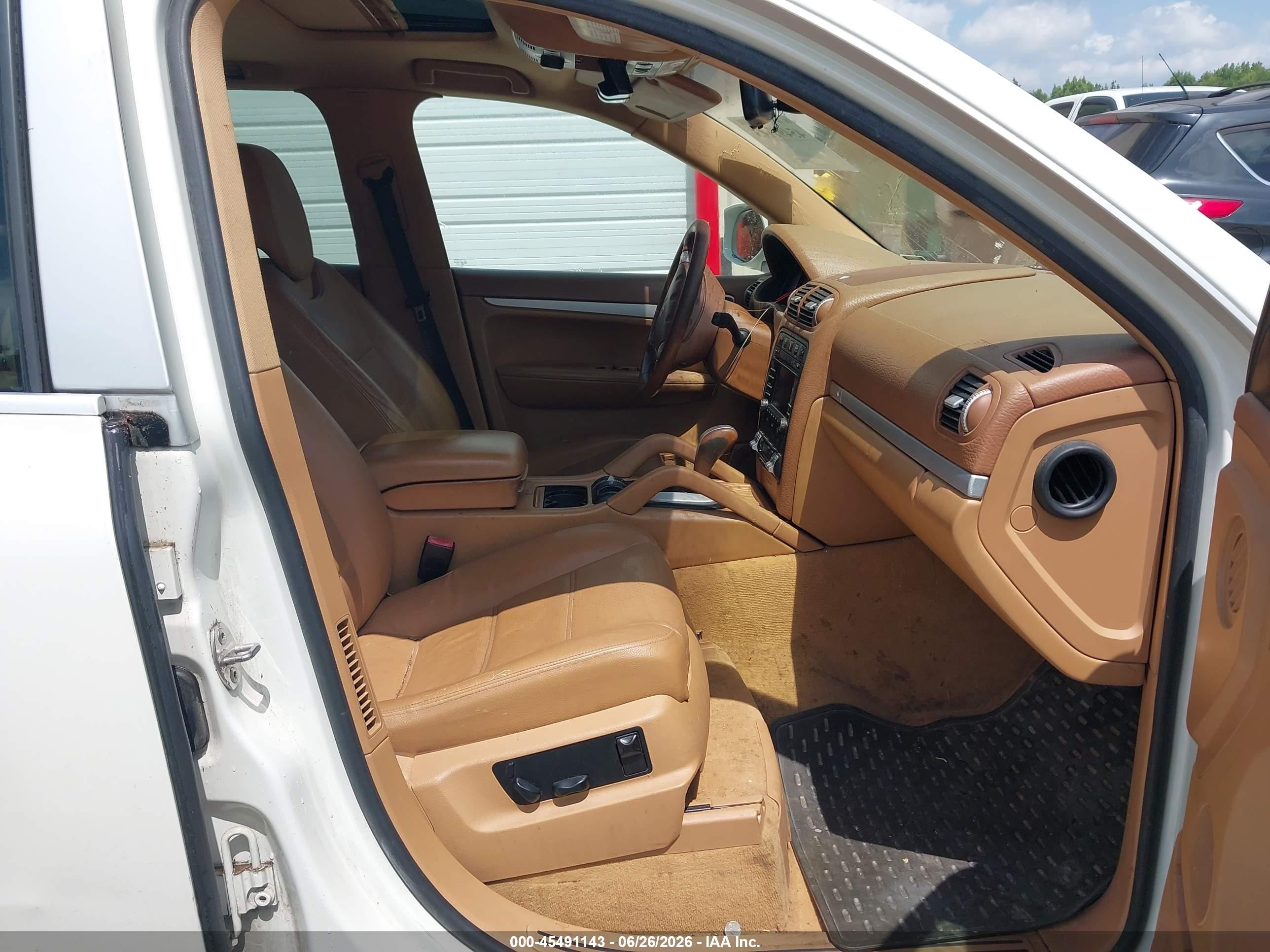 2010 Porsche Cayenne   White vin: WP1AA2APXALA01227