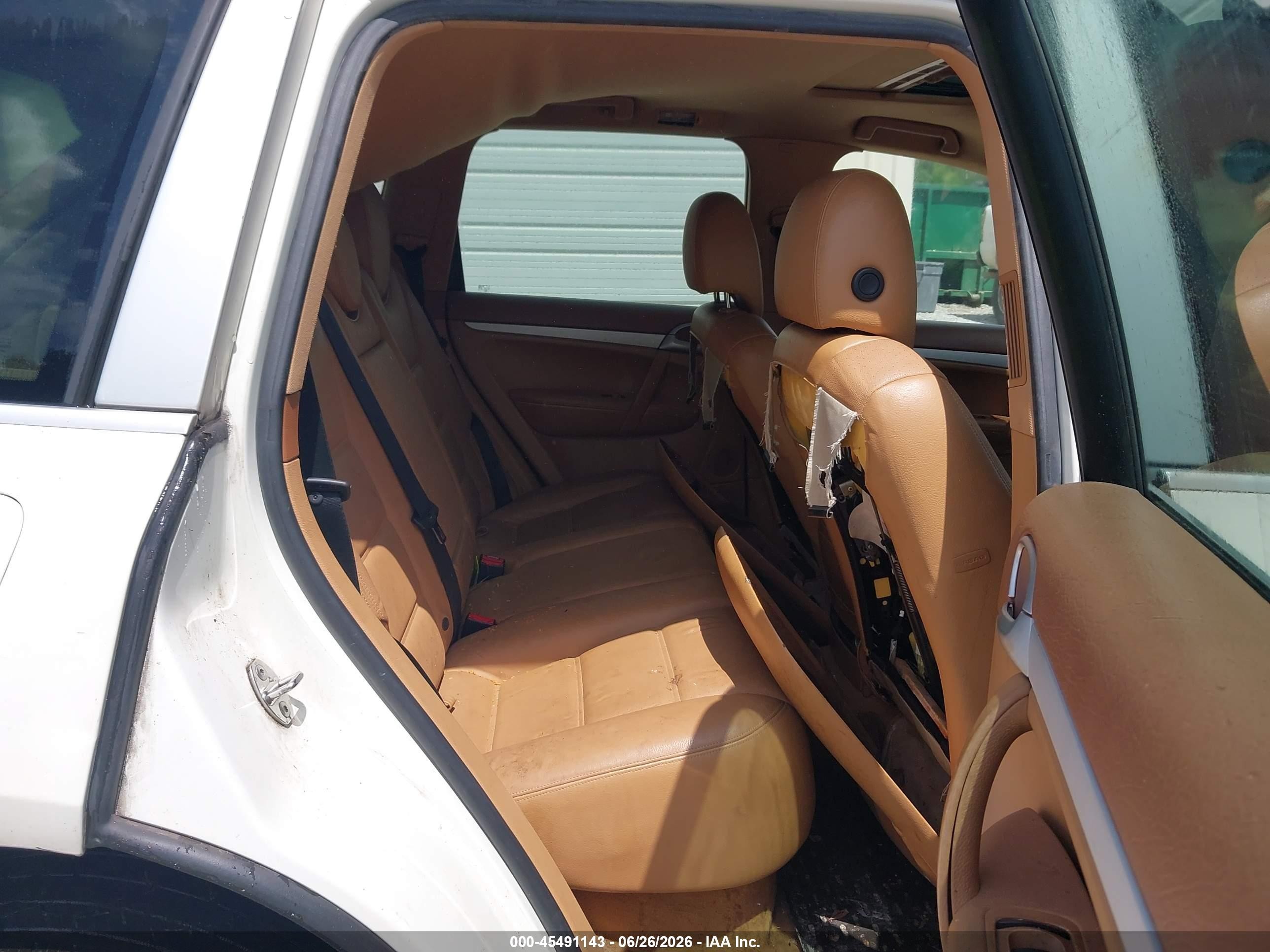 2010 Porsche Cayenne   White vin: WP1AA2APXALA01227