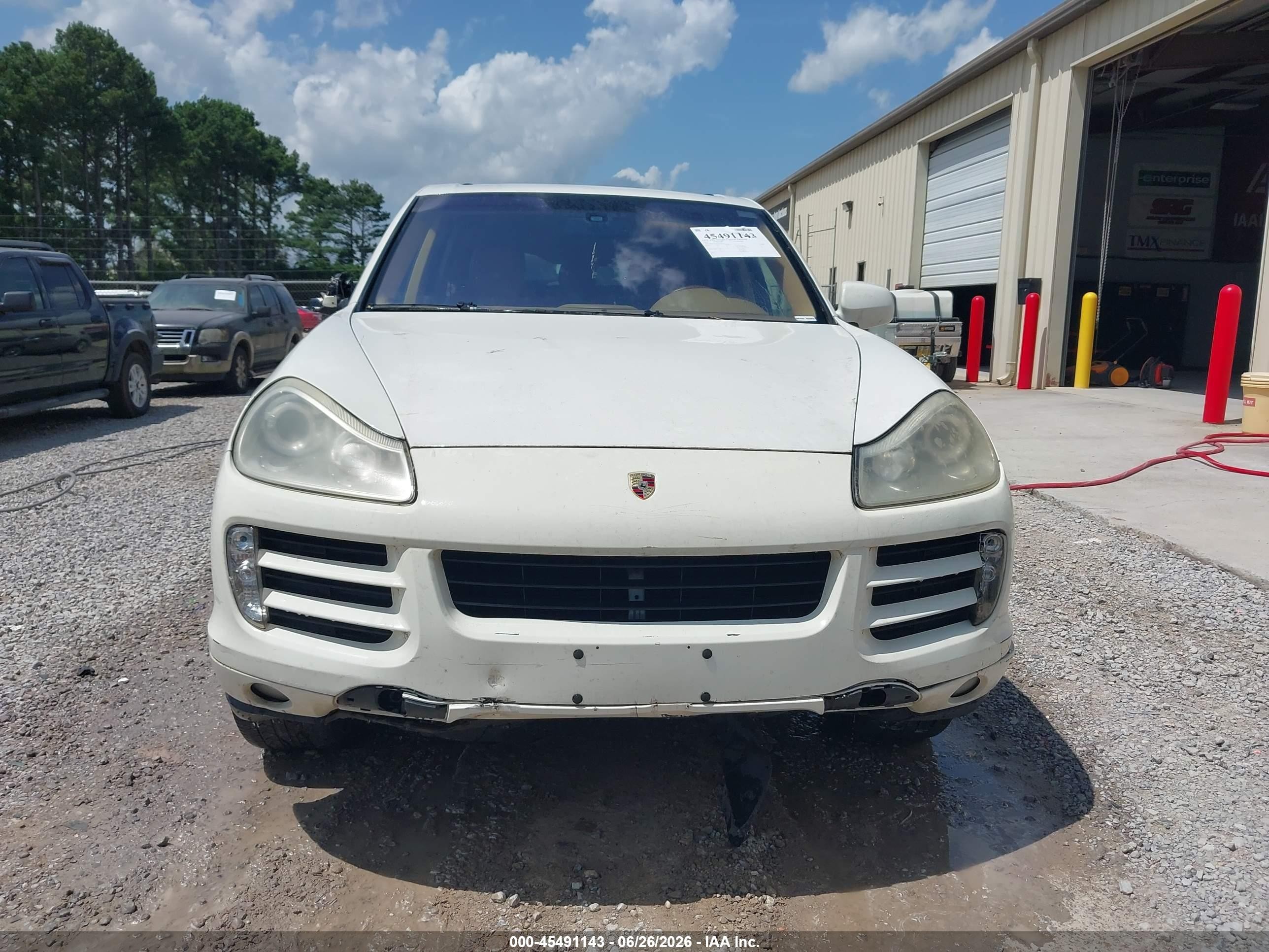 2010 Porsche Cayenne   White vin: WP1AA2APXALA01227