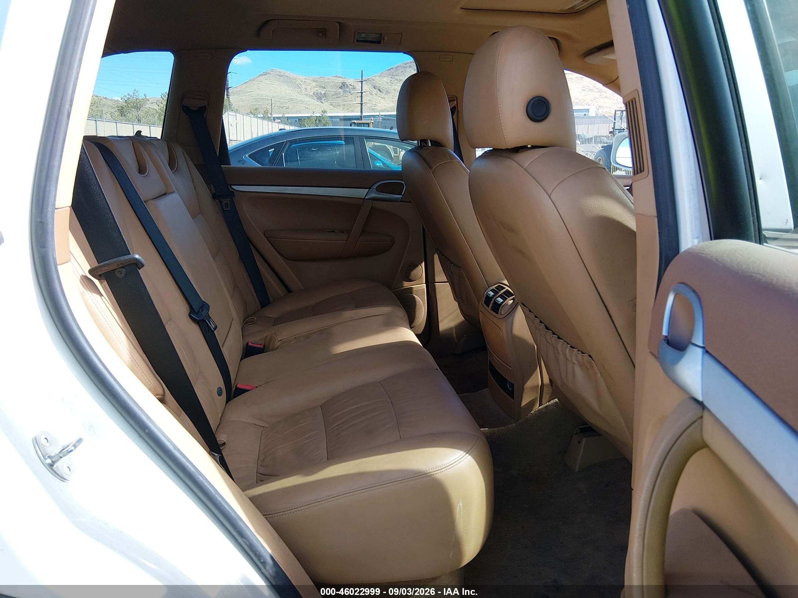 2010 Porsche Cayenne   White vin: WP1AA2APXALA12082