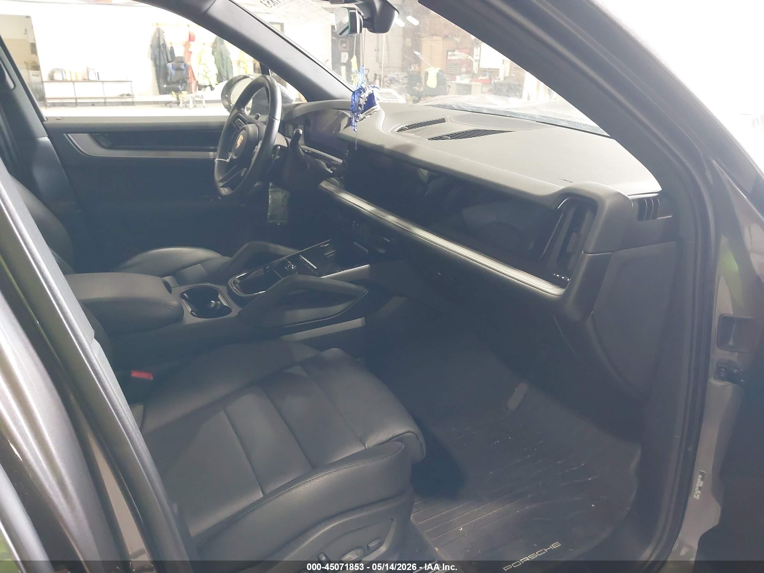2024 Porsche Cayenne   Gray vin: WP1AA2AY2RDA08185
