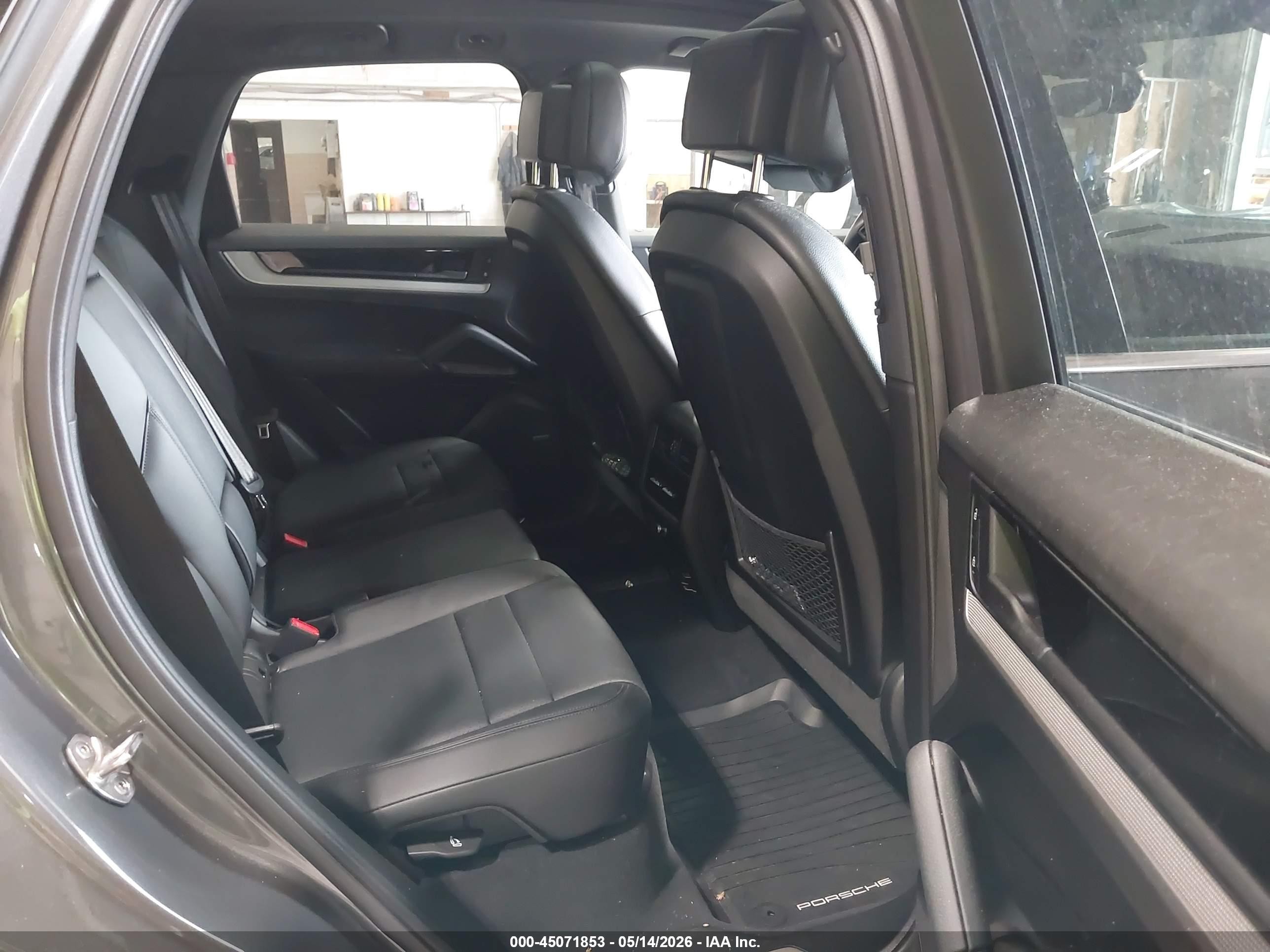 2024 Porsche Cayenne   Gray vin: WP1AA2AY2RDA08185