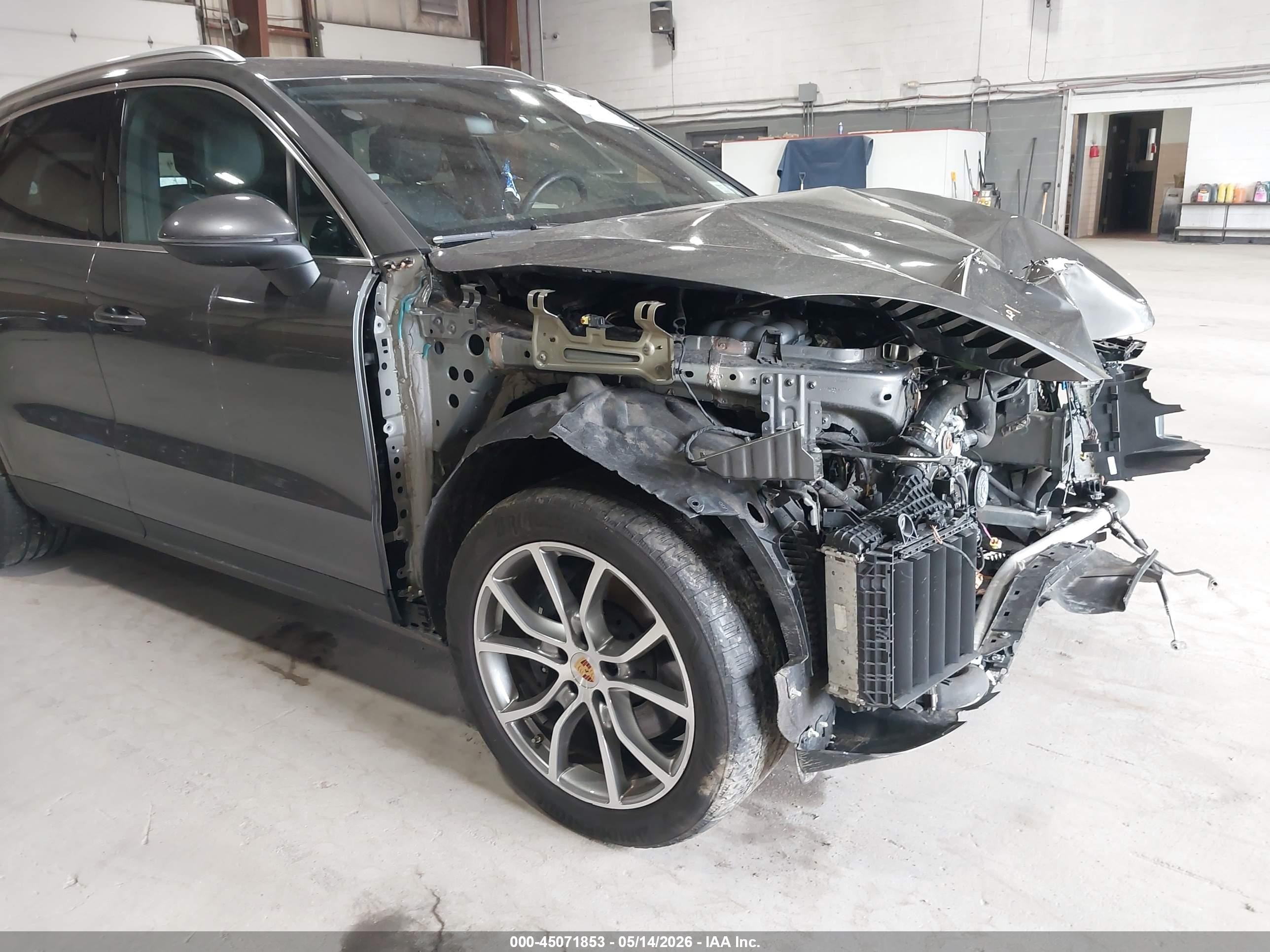 2024 Porsche Cayenne   Gray vin: WP1AA2AY2RDA08185