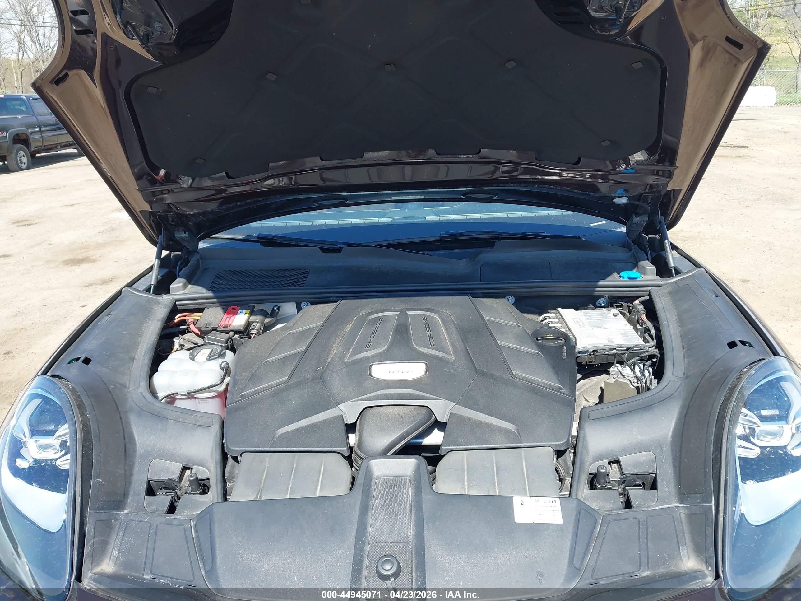2019 Porsche Cayenne   Brown vin: WP1AA2AY4KDA18867