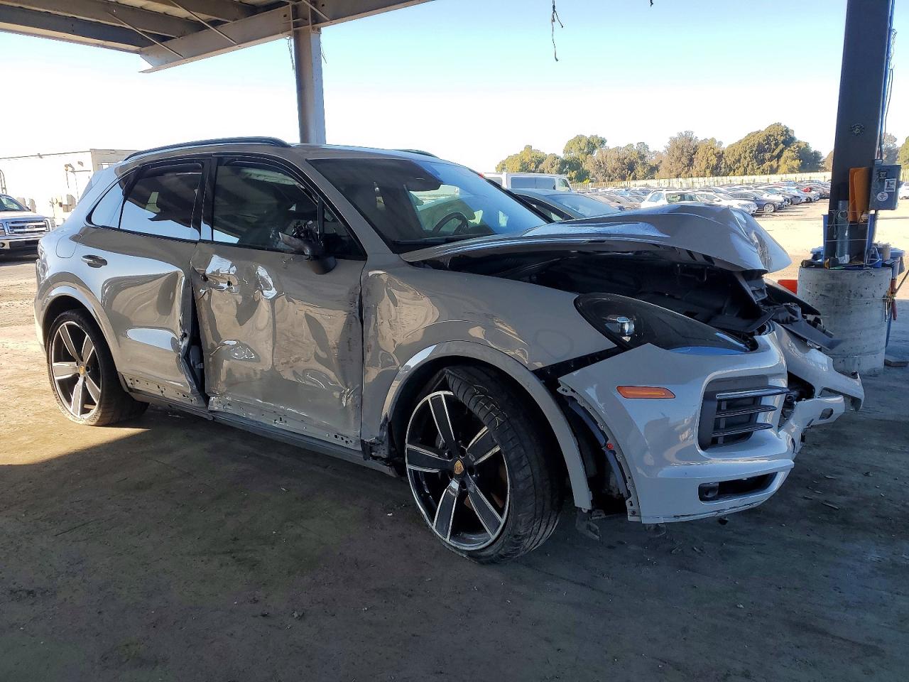2023 Porsche Cayenne Base Gray vin: WP1AA2AY6PDA02788