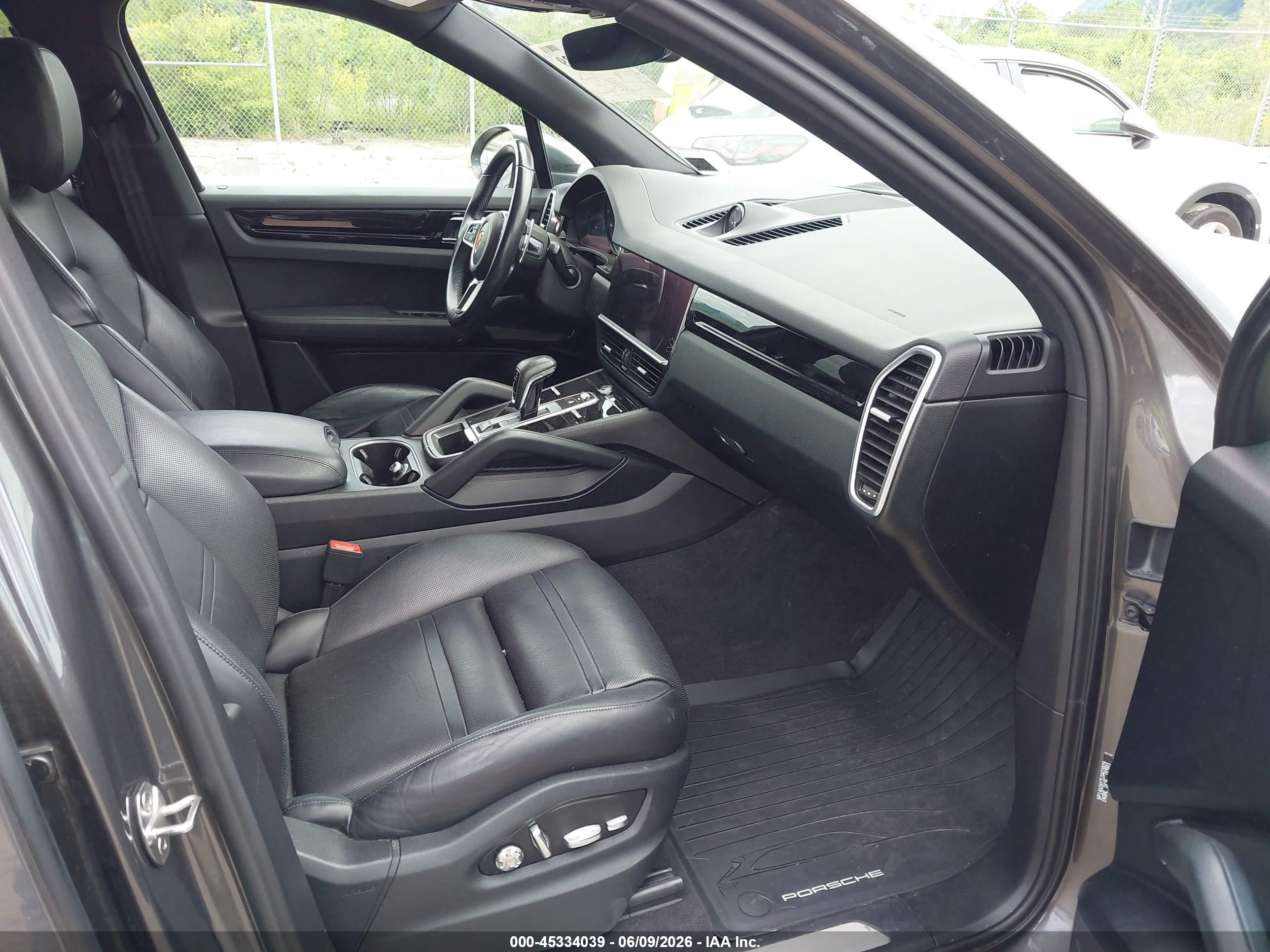 2020 Porsche Cayenne Gray vin: WP1AA2AY7LDA03829