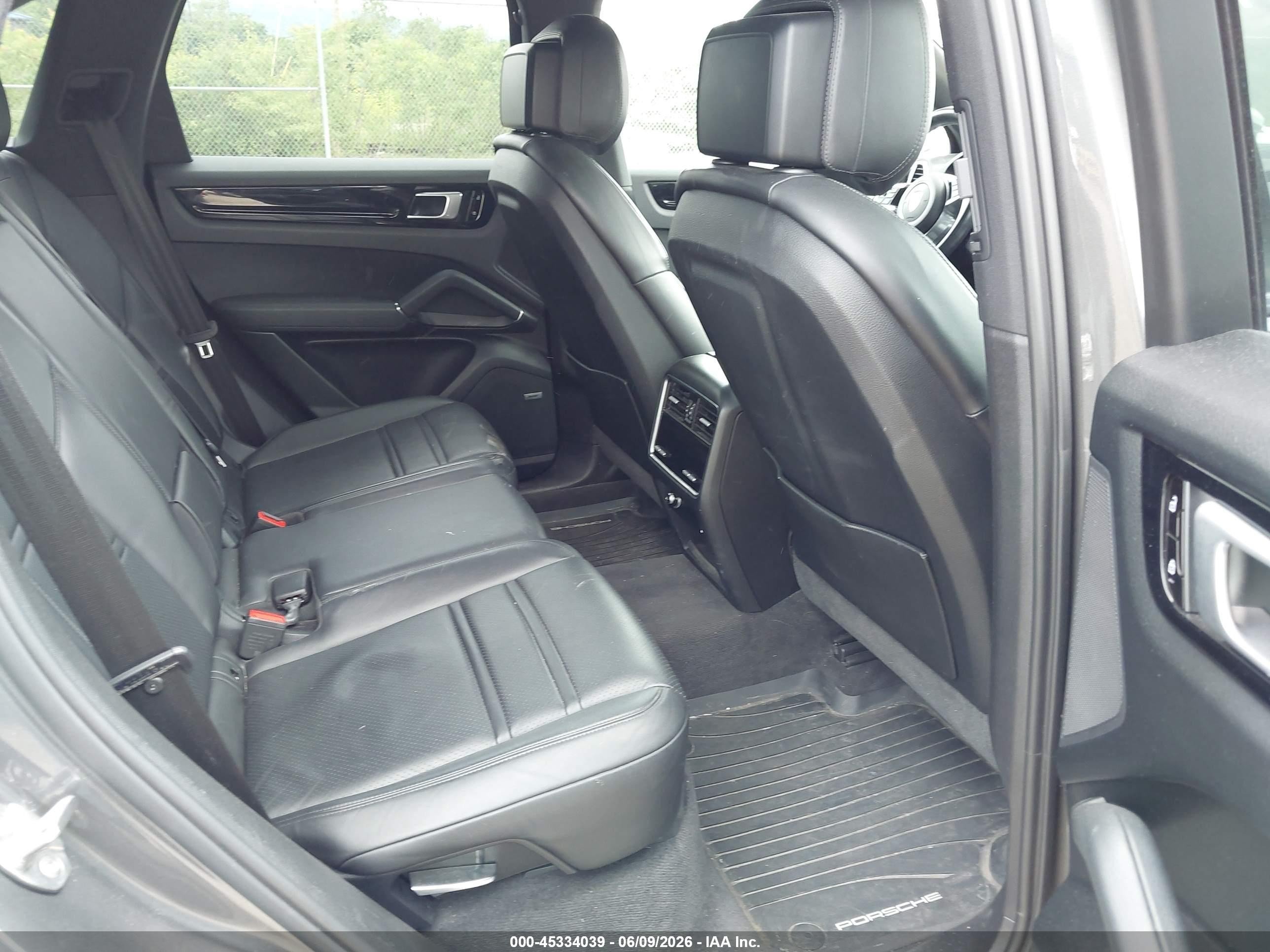 2020 Porsche Cayenne Gray vin: WP1AA2AY7LDA03829