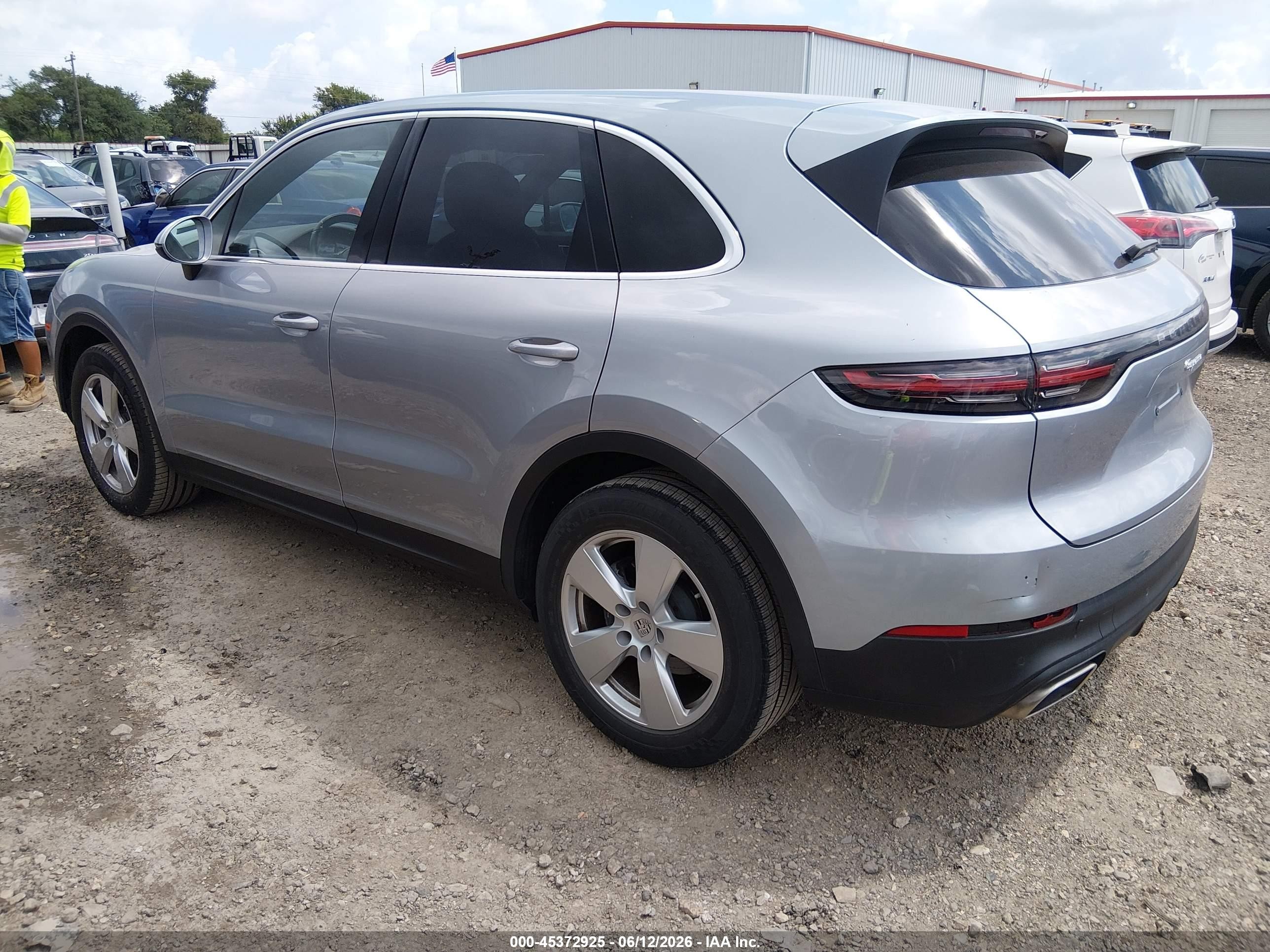 2020 Porsche Cayenne   Gray vin: WP1AA2AY8LDA01166