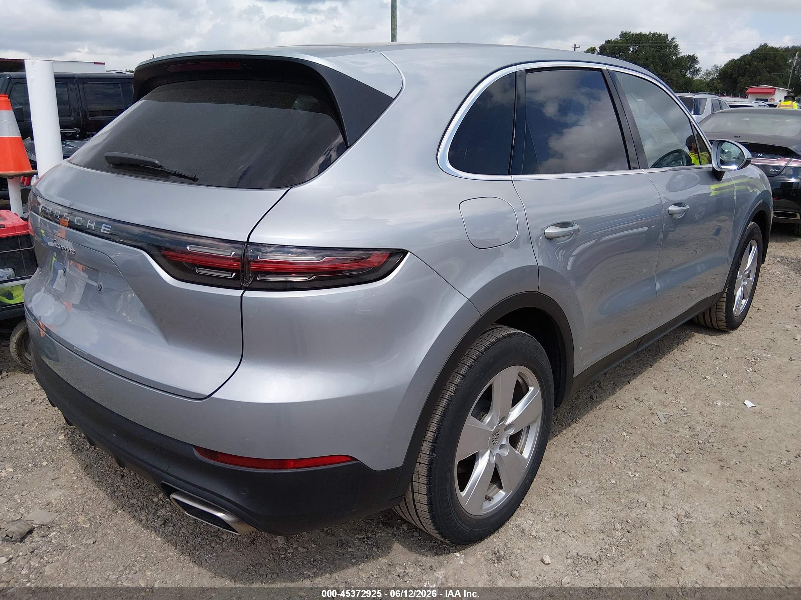 2020 Porsche Cayenne   Gray vin: WP1AA2AY8LDA01166