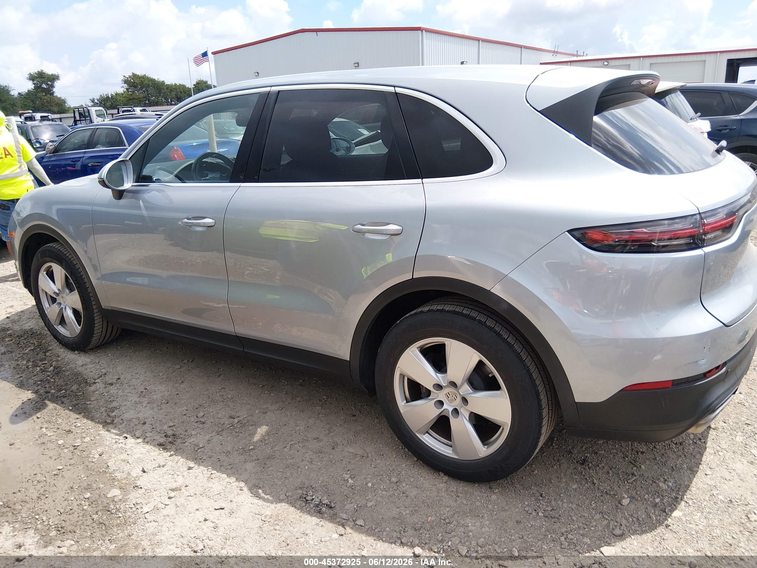 2020 Porsche Cayenne   Gray vin: WP1AA2AY8LDA01166