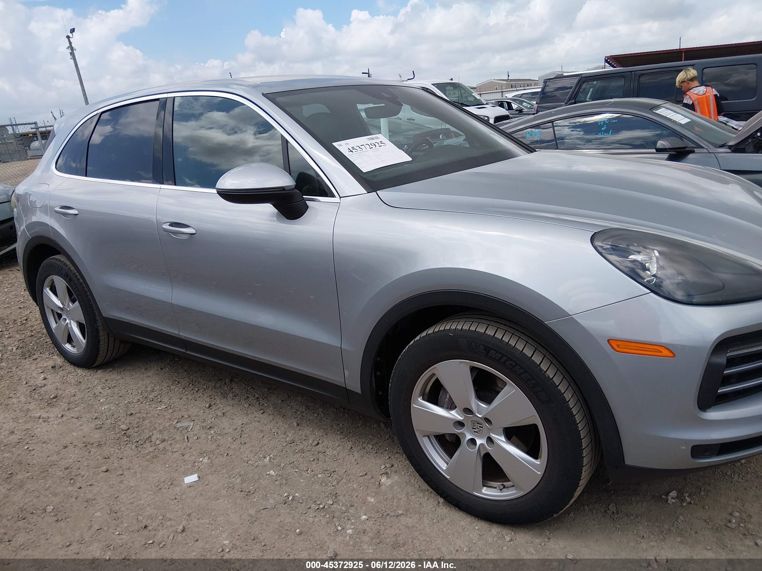 2020 Porsche Cayenne   Gray vin: WP1AA2AY8LDA01166