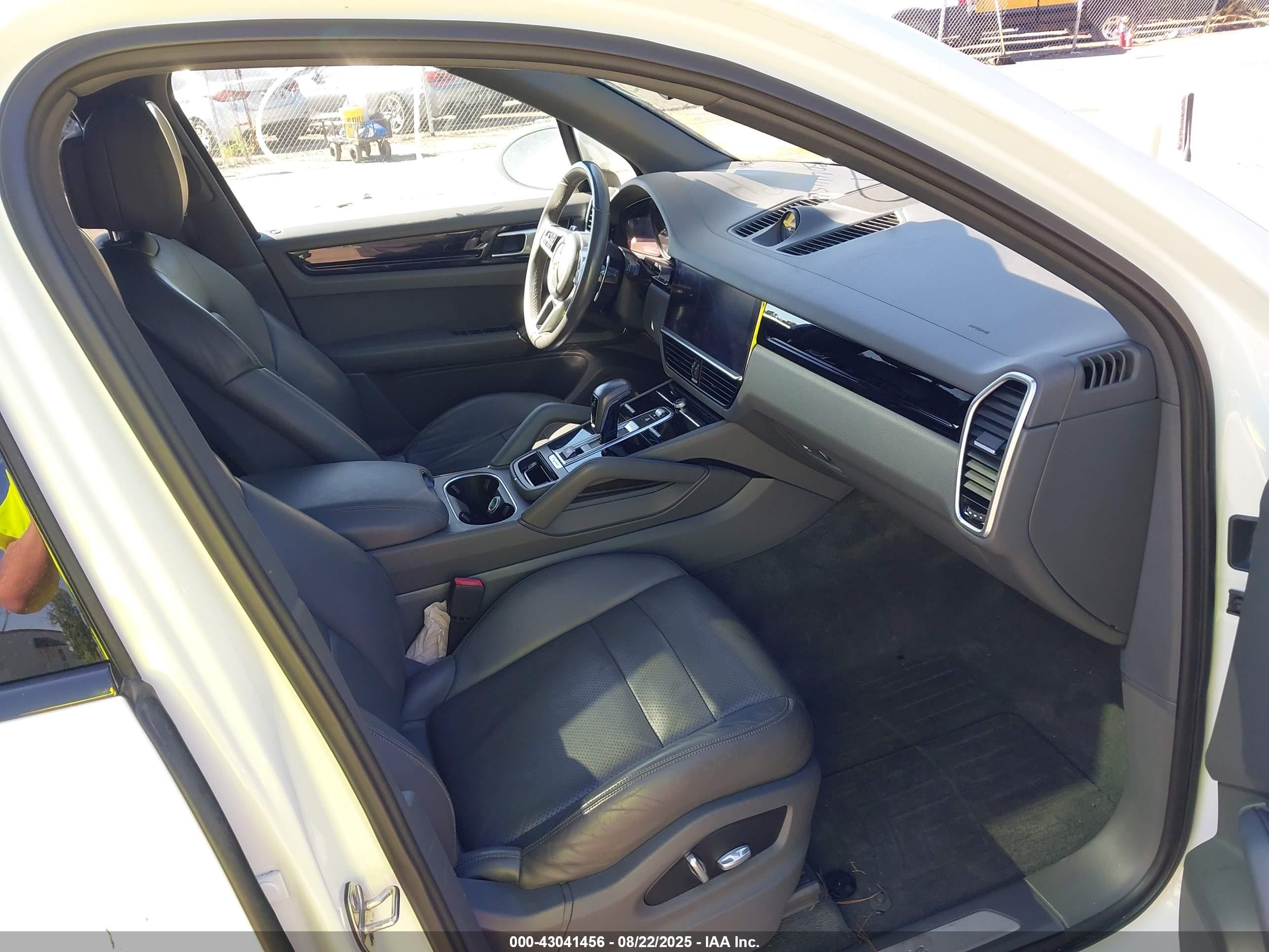 2019 Porsche Cayenne   White vin: WP1AA2AY9KDA03135