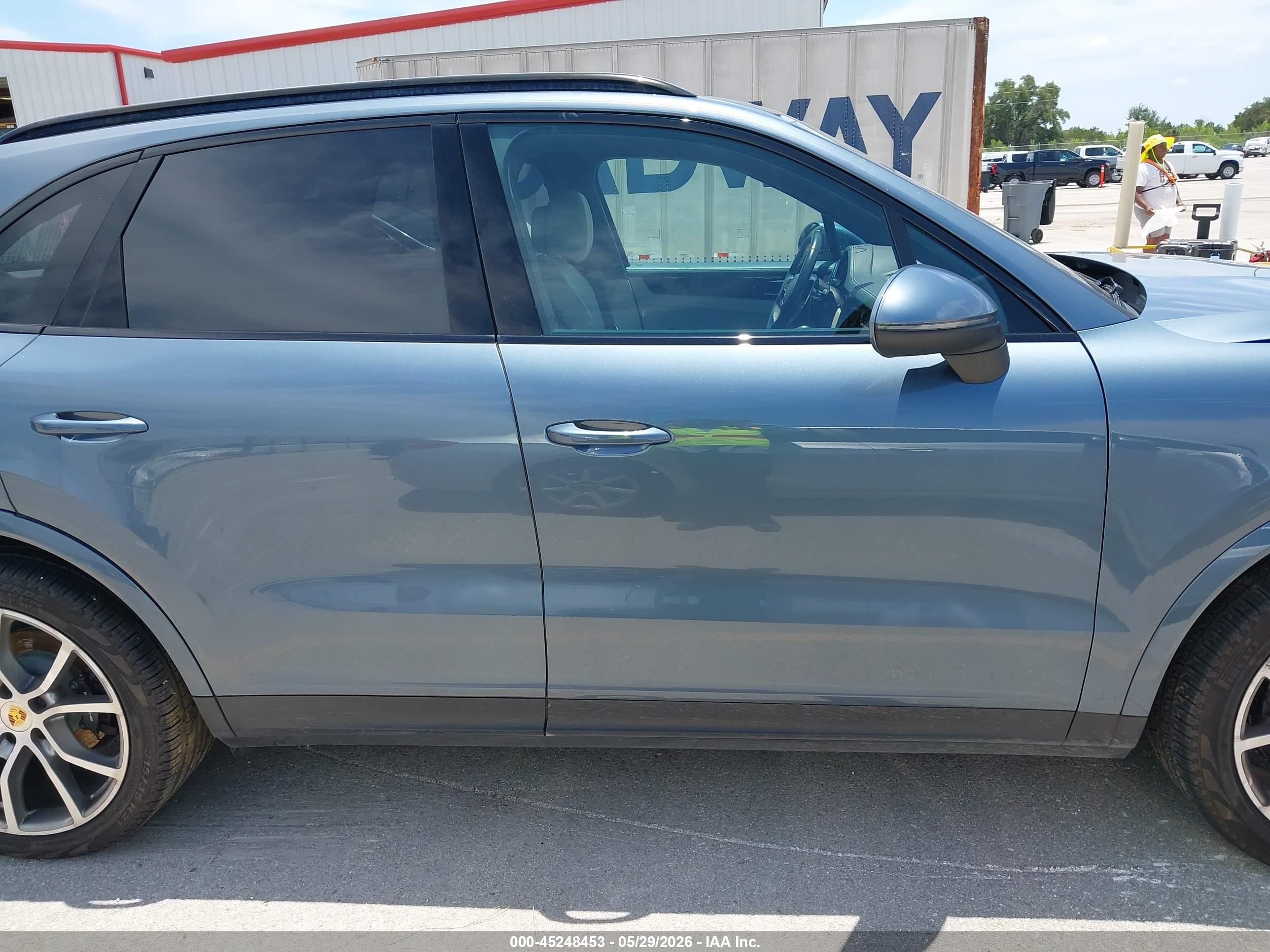 2020 Porsche Cayenne   Синий vin: WP1AA2AY9LDA06683