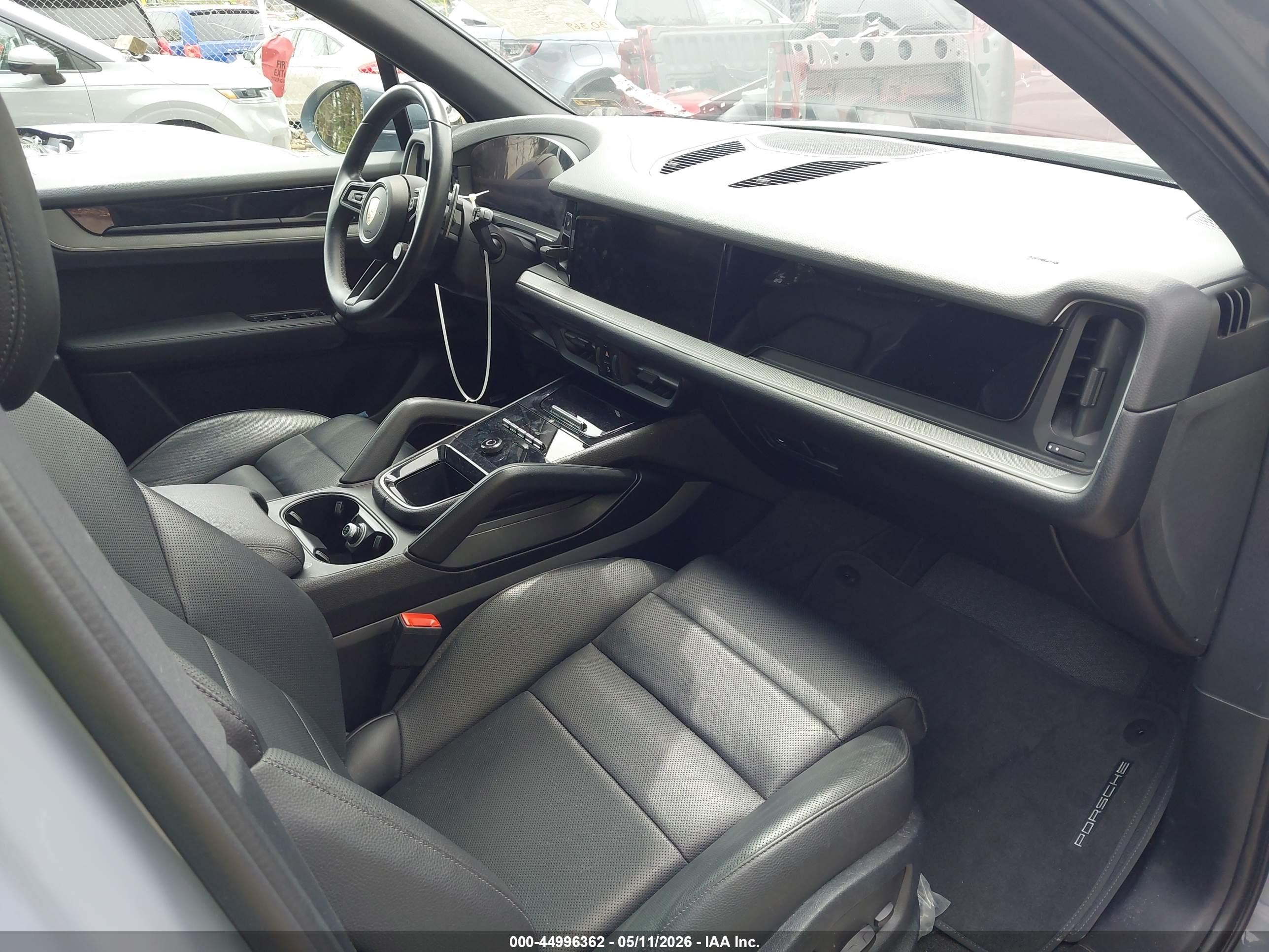 2024 Porsche Cayenne Gray vin: WP1AA2AYXRDA12310