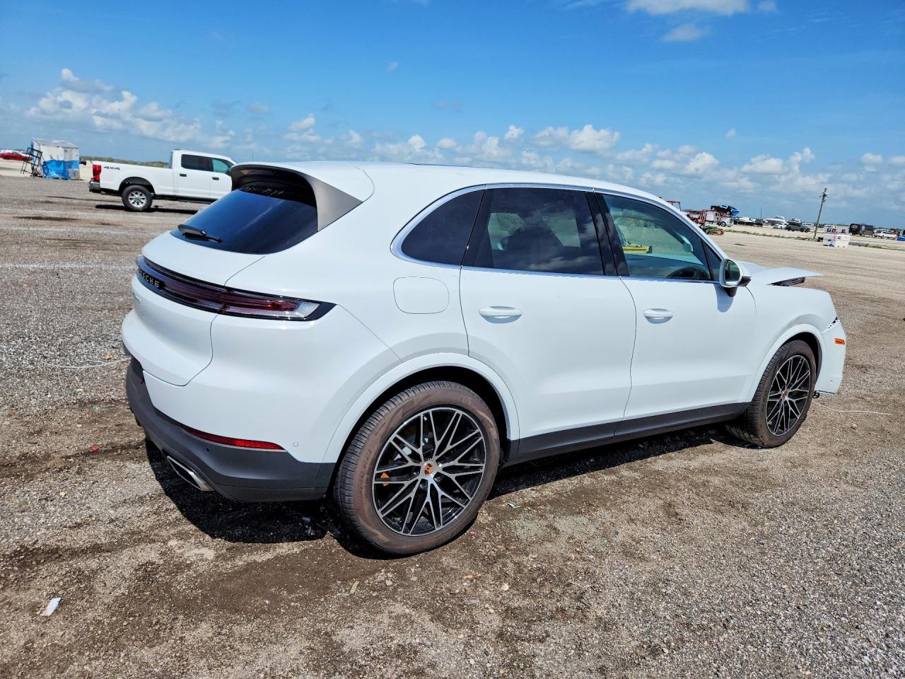 2026 Porsche Cayenne White vin: WP1AA2AYXTDA04005