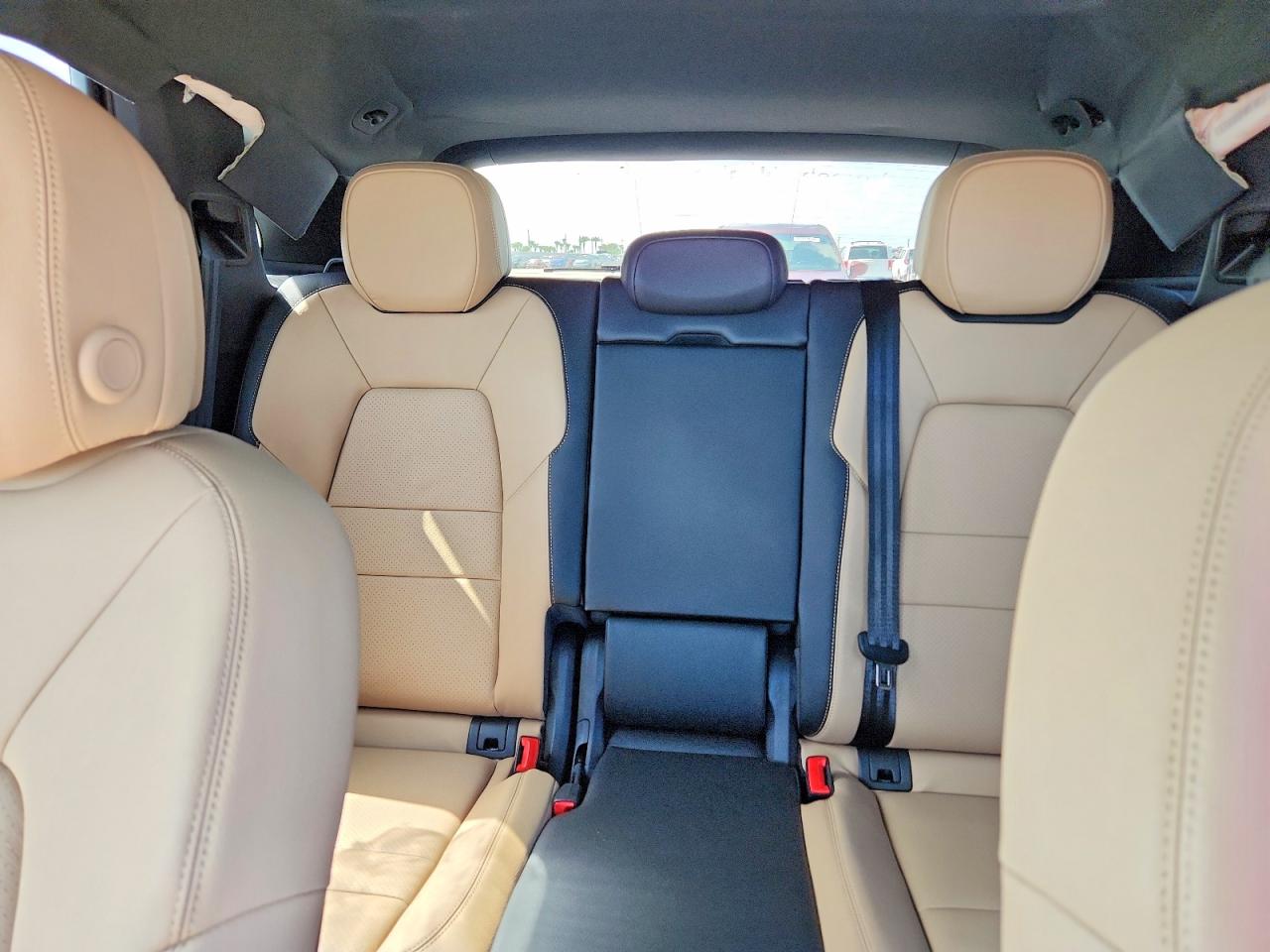 2026 Porsche Cayenne White vin: WP1AA2AYXTDA04005
