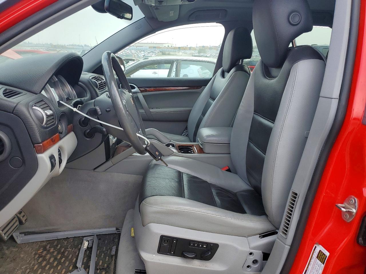 2006 Porsche Cayenne S Red vin: WP1AB29P16LA67593