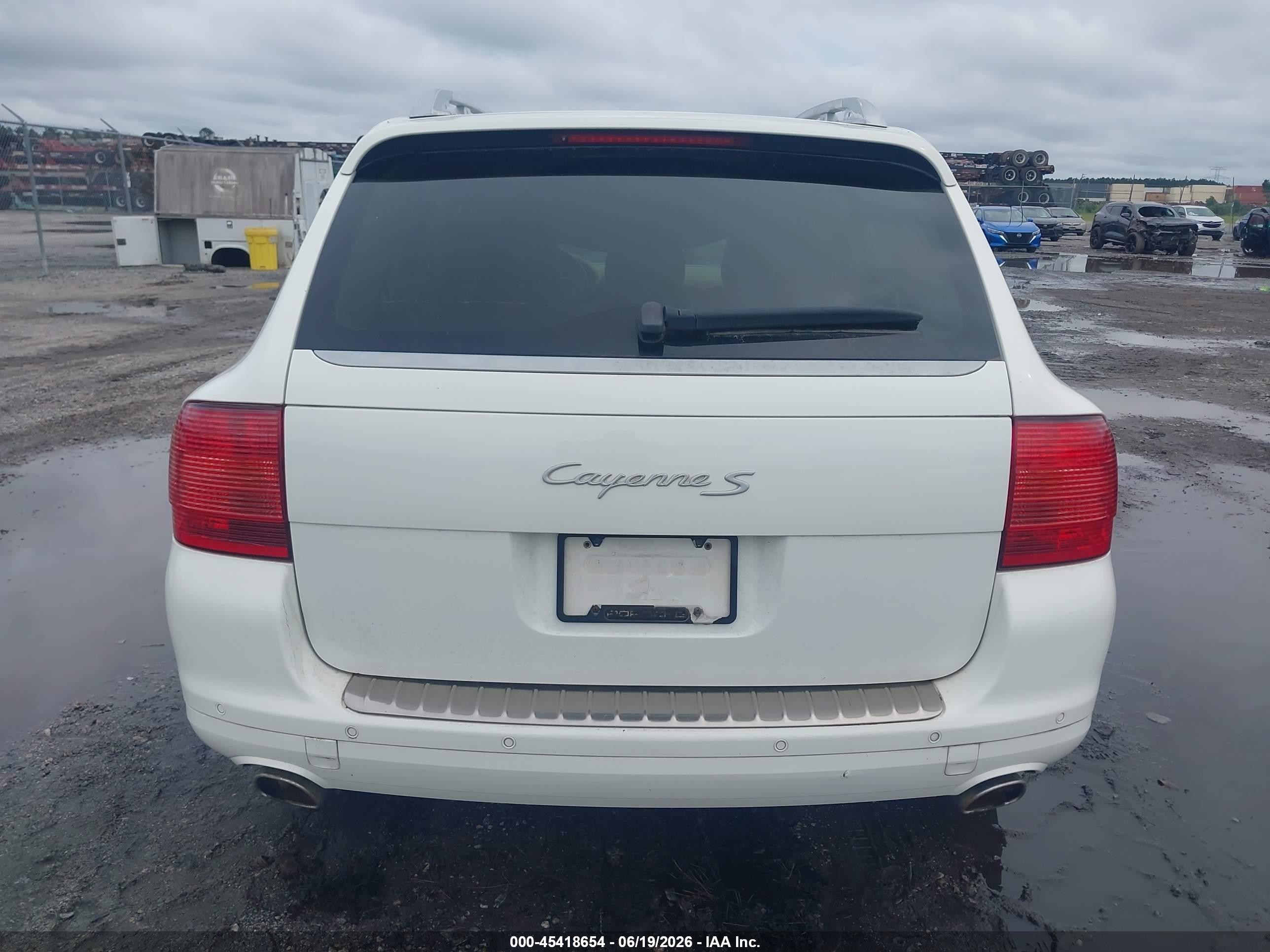 2005 Porsche Cayenne S White vin: WP1AB29P35LA65388