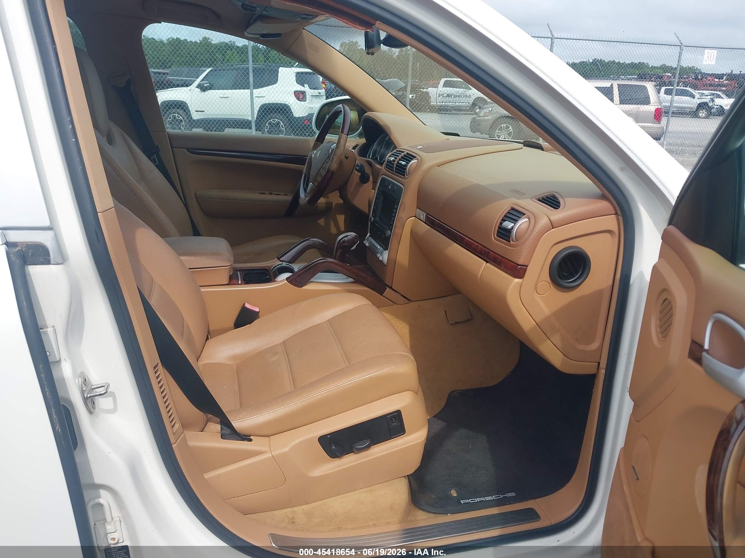 2005 Porsche Cayenne S White vin: WP1AB29P35LA65388
