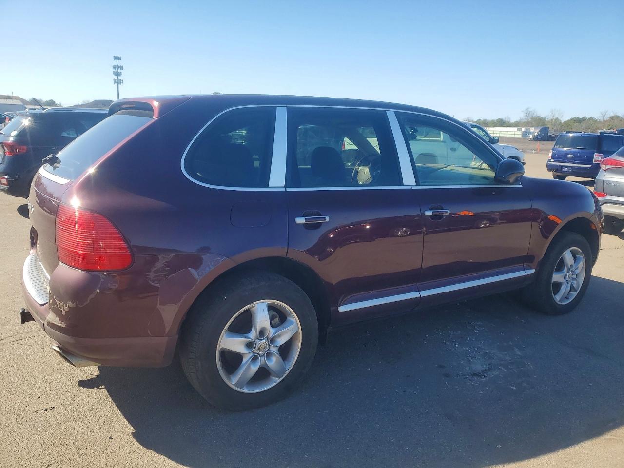 2006 Porsche Cayenne Maroon vin: WP1AB29P56LA63174