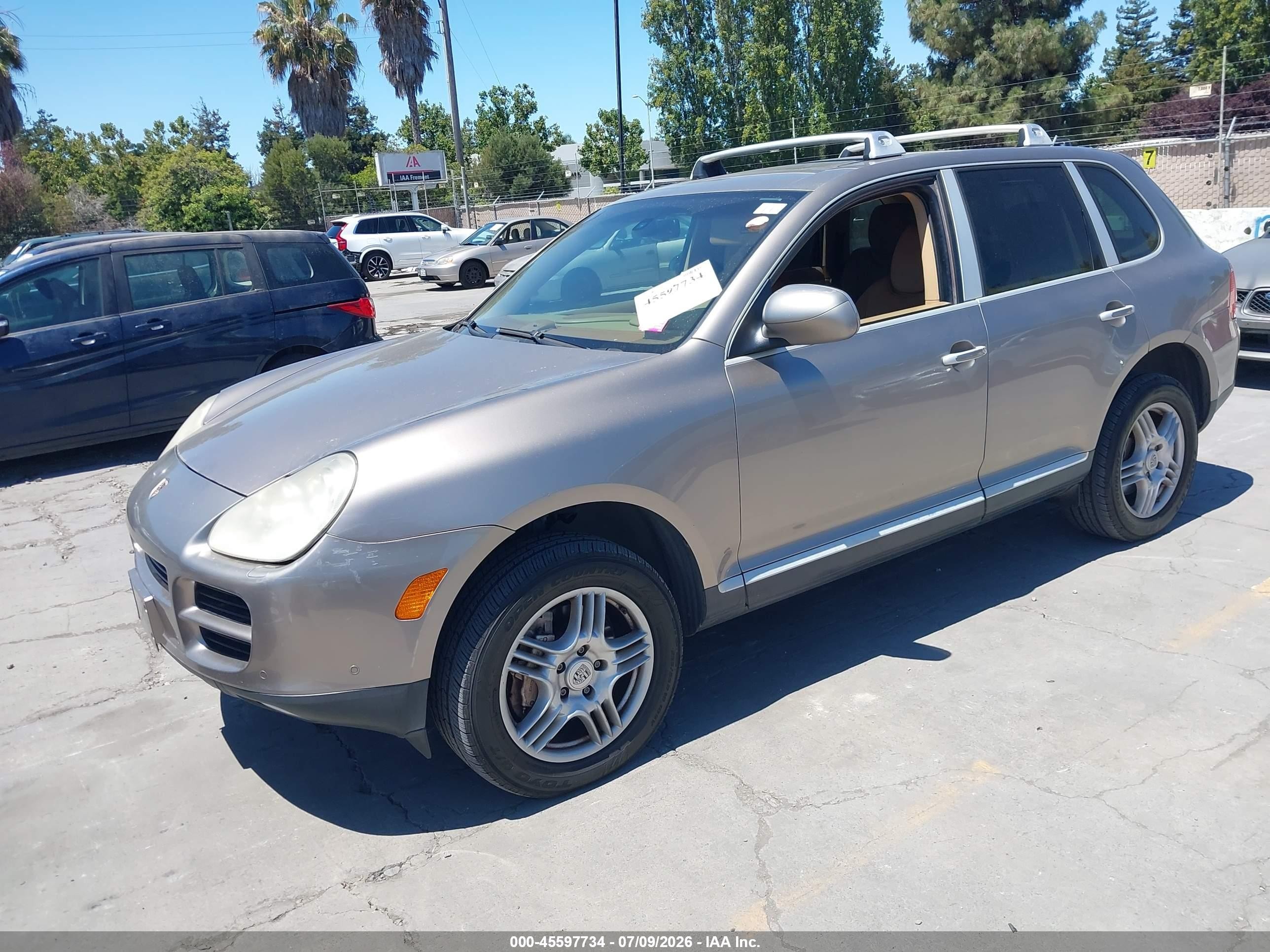 2004 Porsche Cayenne S Tan vin: WP1AB29P74LA66235