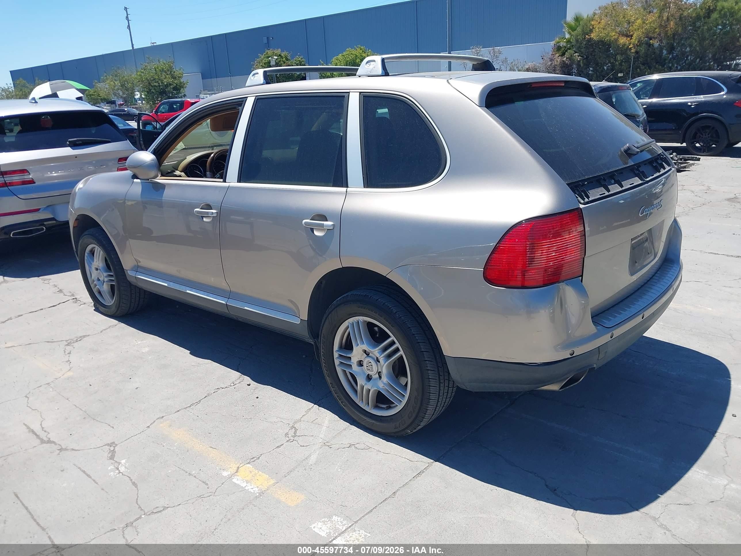 2004 Porsche Cayenne S Tan vin: WP1AB29P74LA66235