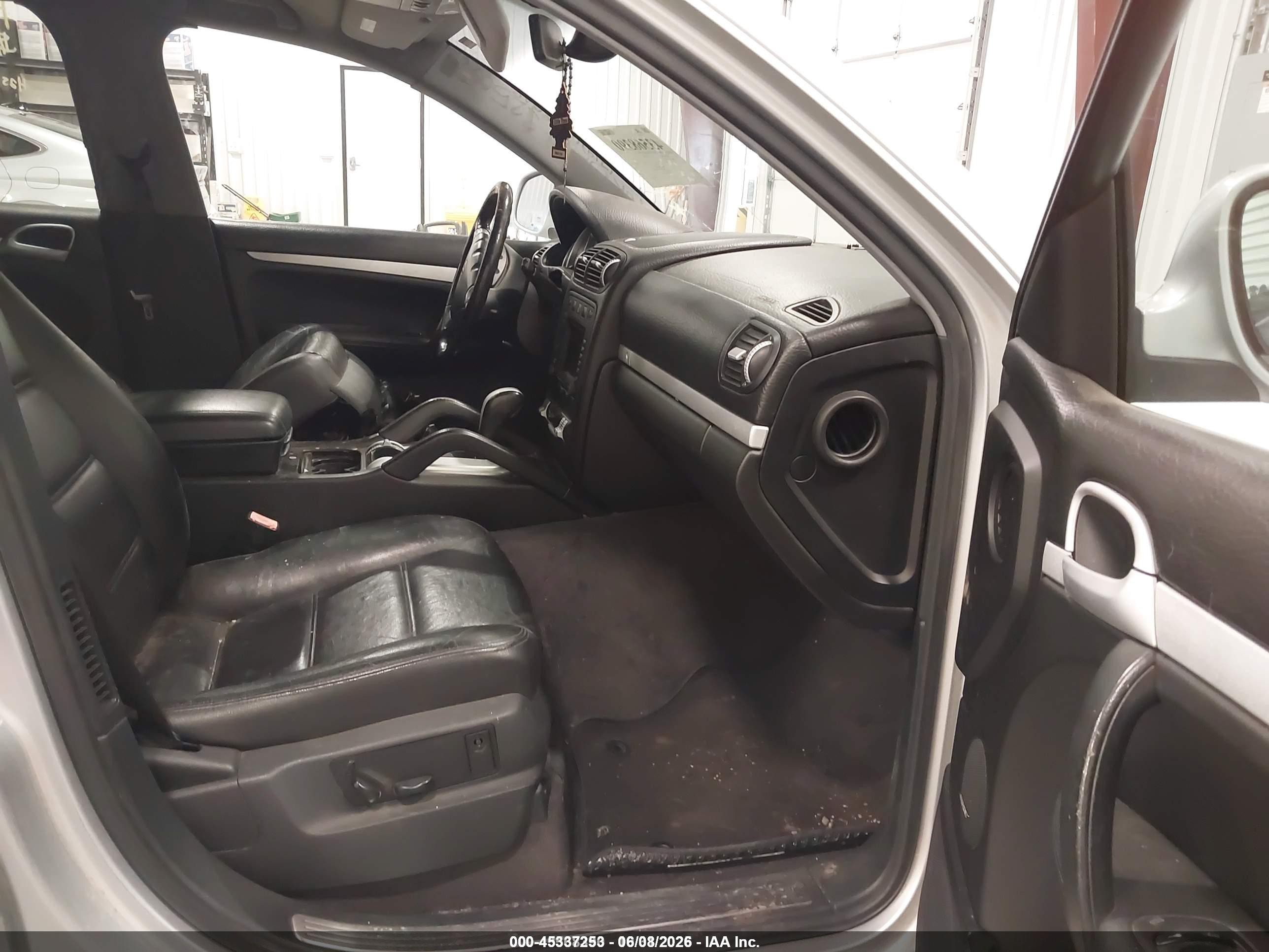 2004 Porsche Cayenne S Silver vin: WP1AB29P74LA69698